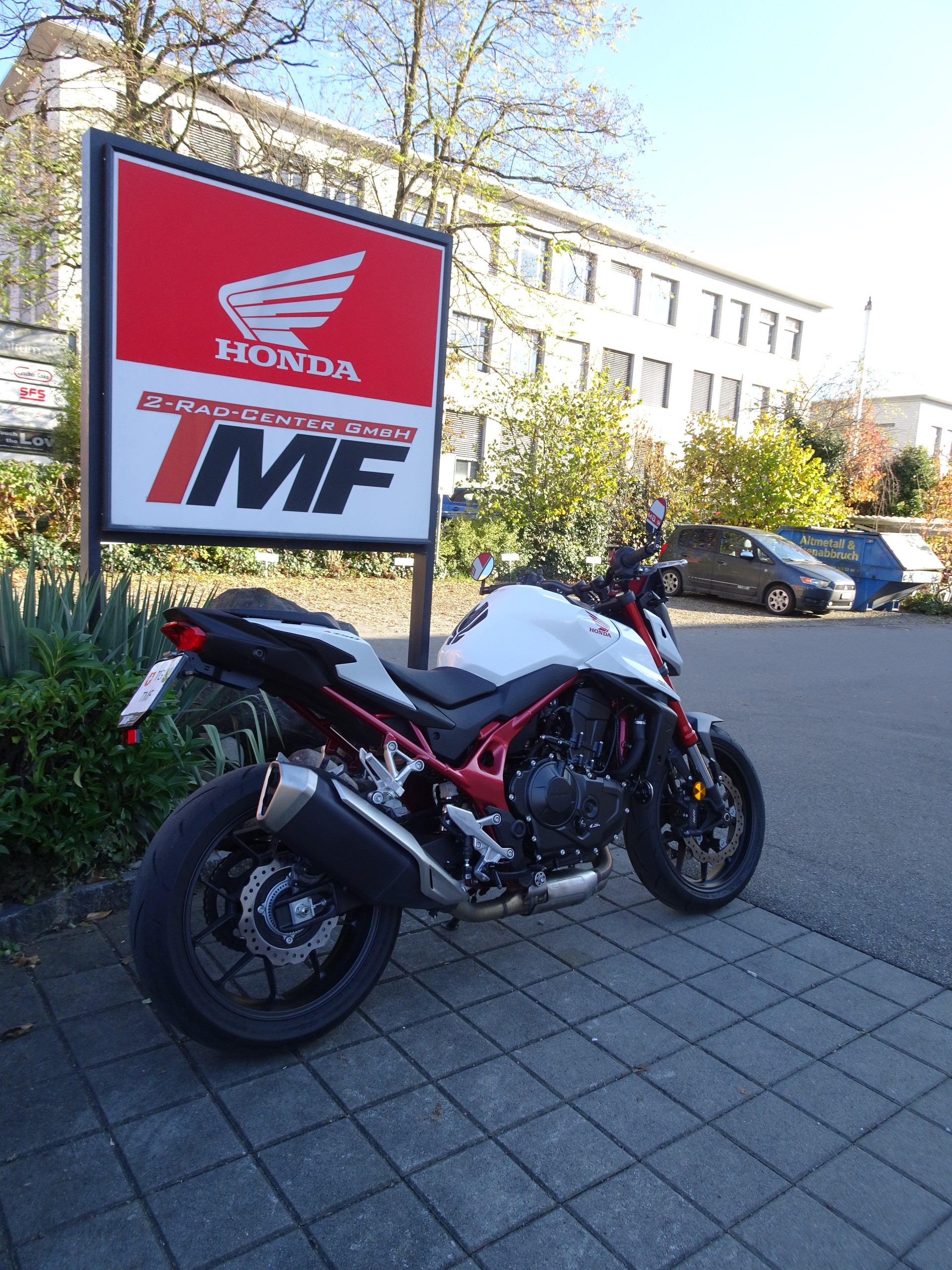 HONDA CB 750 Hornet-showroom-element-2