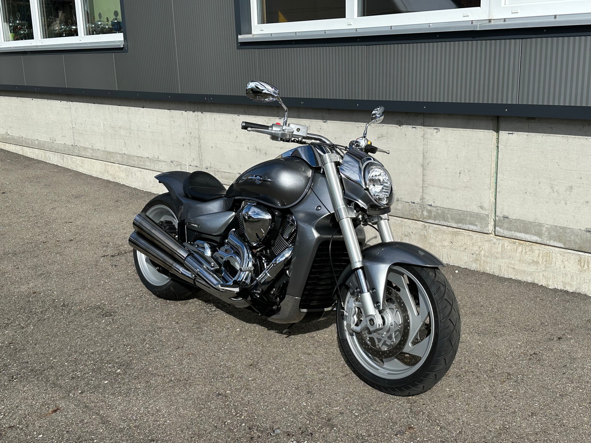 SUZUKI M 1800 R K8