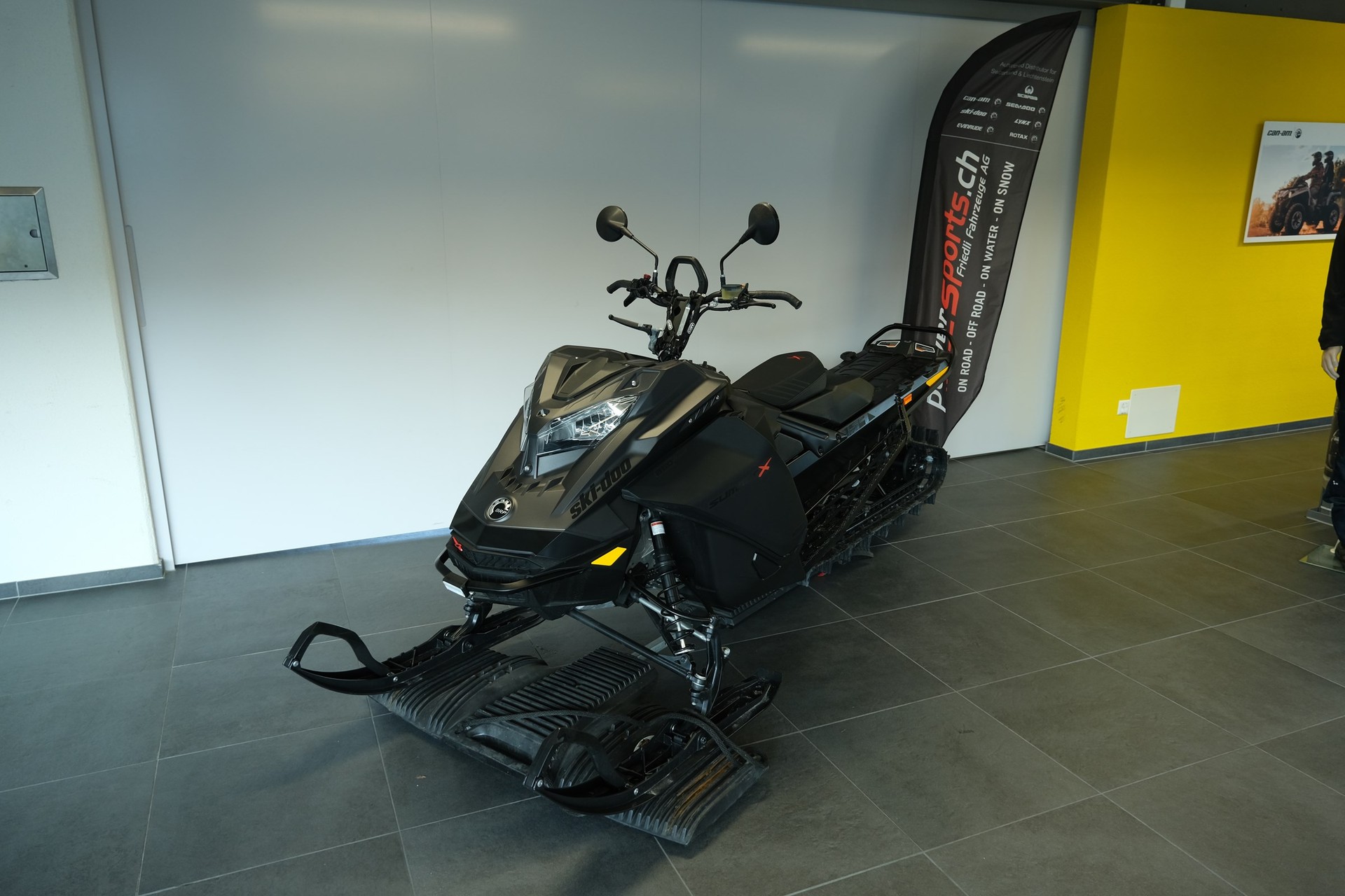 SKIDOO Summit X 850 E-TEC-showroom-element-1