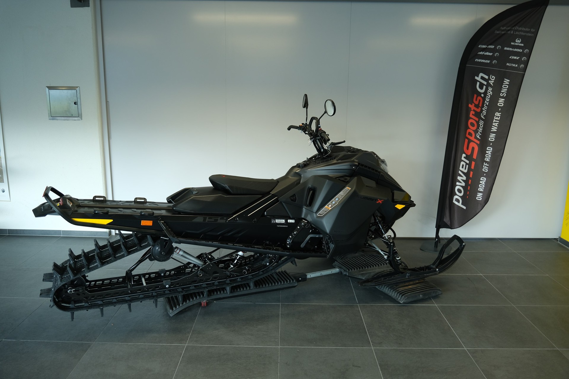 SKIDOO Summit X 850 E-TEC-showroom-element-3
