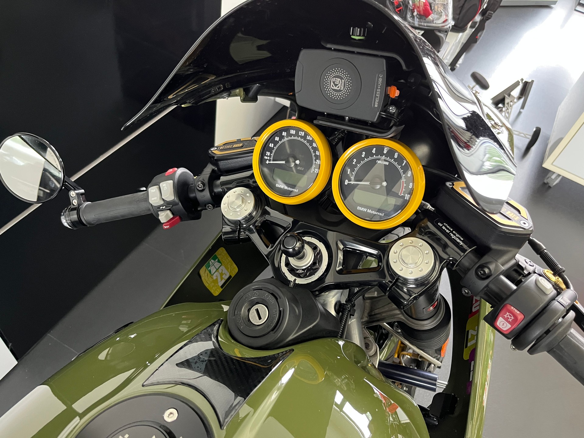 BMW R nineT Racer ABS-image-11