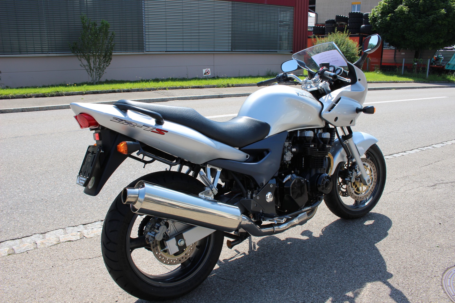 KAWASAKI ZR-7 S-image-4