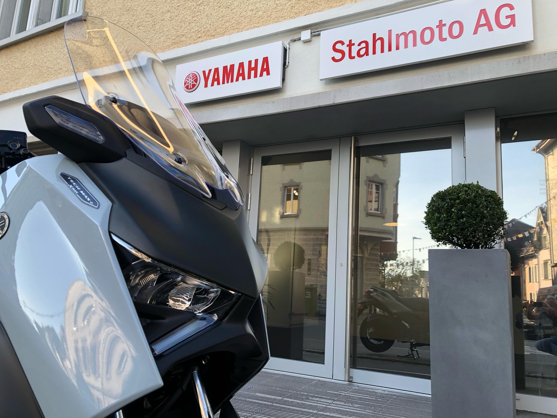 YAMAHA X-Max 300 Tech Max Plus - Modell 2025-showroom-element-1
