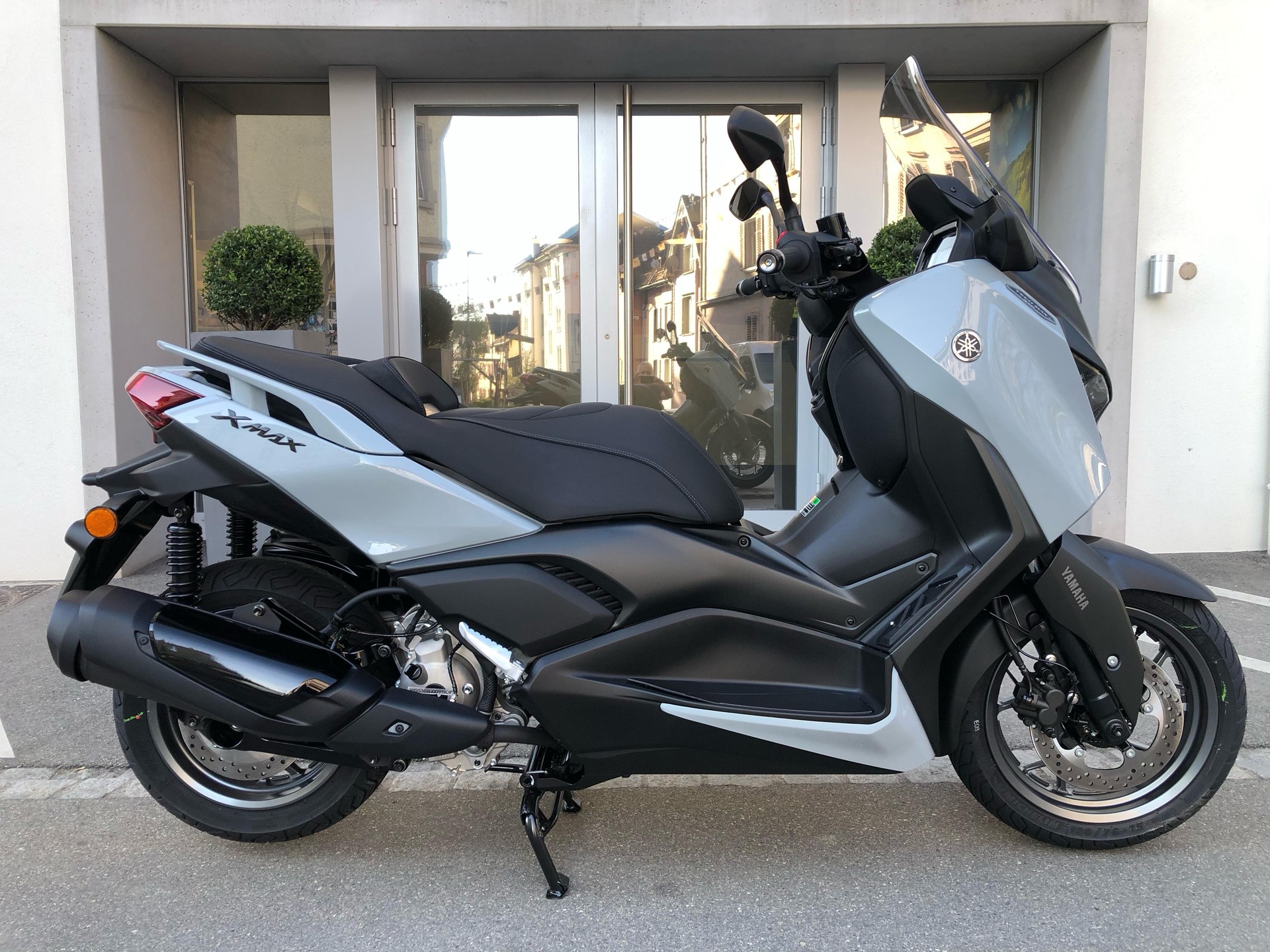 YAMAHA X-Max 300 Tech Max Plus - Modell 2025-showroom-element-2