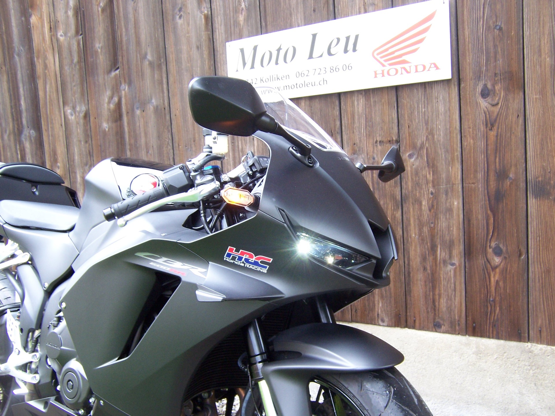 HONDA CBR 600 RR-showroom-element-2