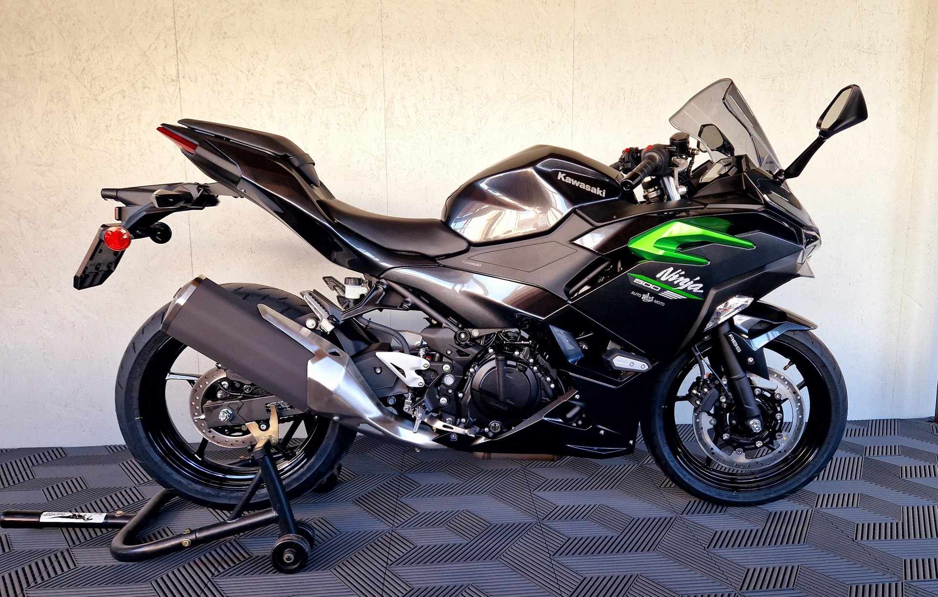 KAWASAKI Ninja 500 SE