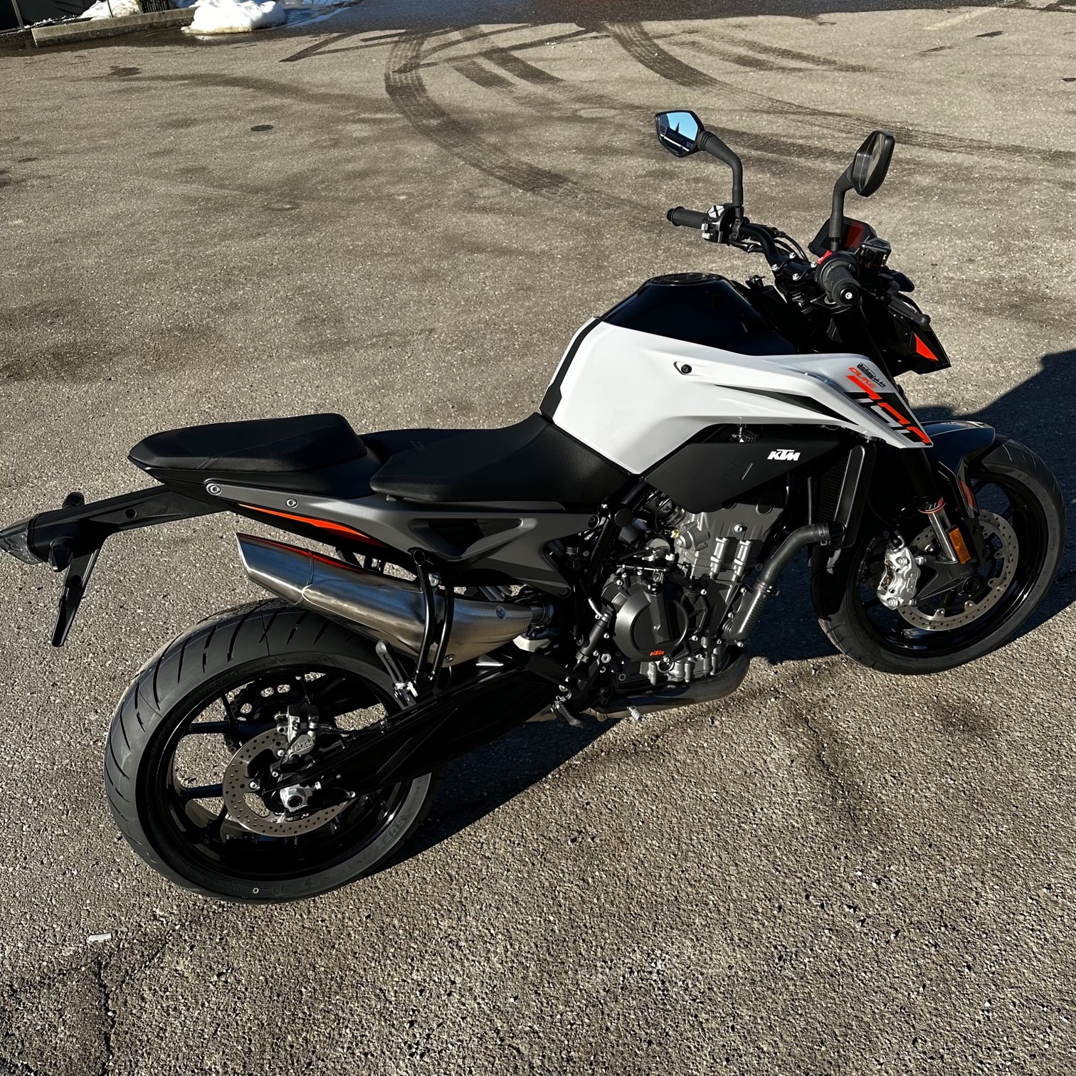 KTM 790 Duke-showroom-element-1