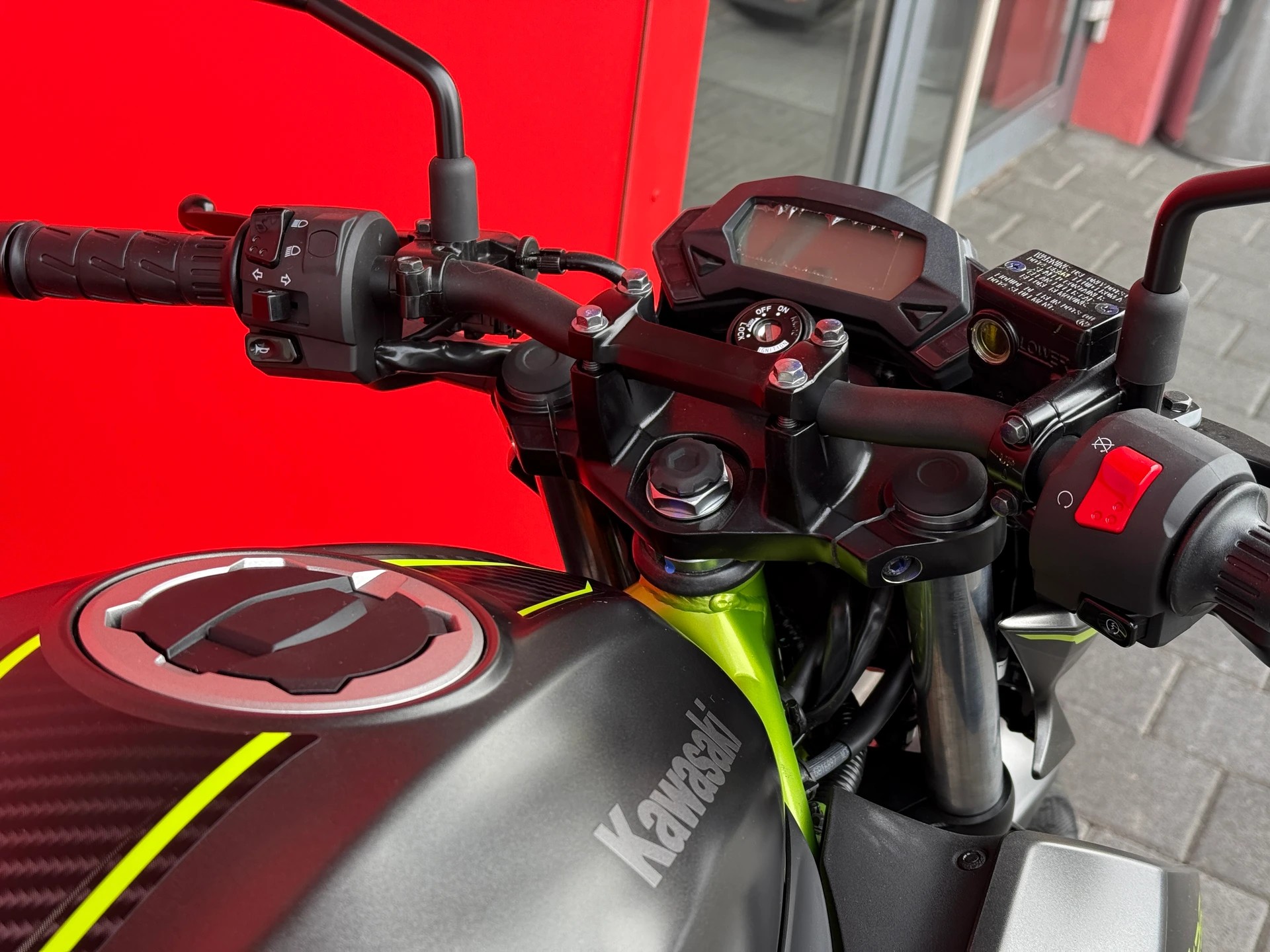 KAWASAKI Z 125-image-14