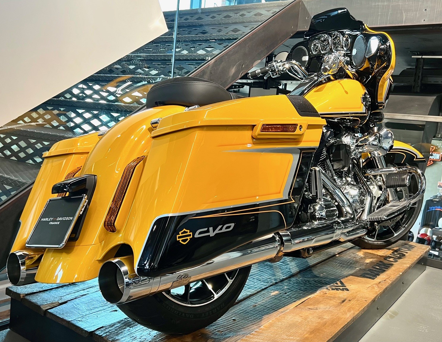 HARLEY-DAVIDSON FLHXSE Street Glide CVO 117-showroom-element-3