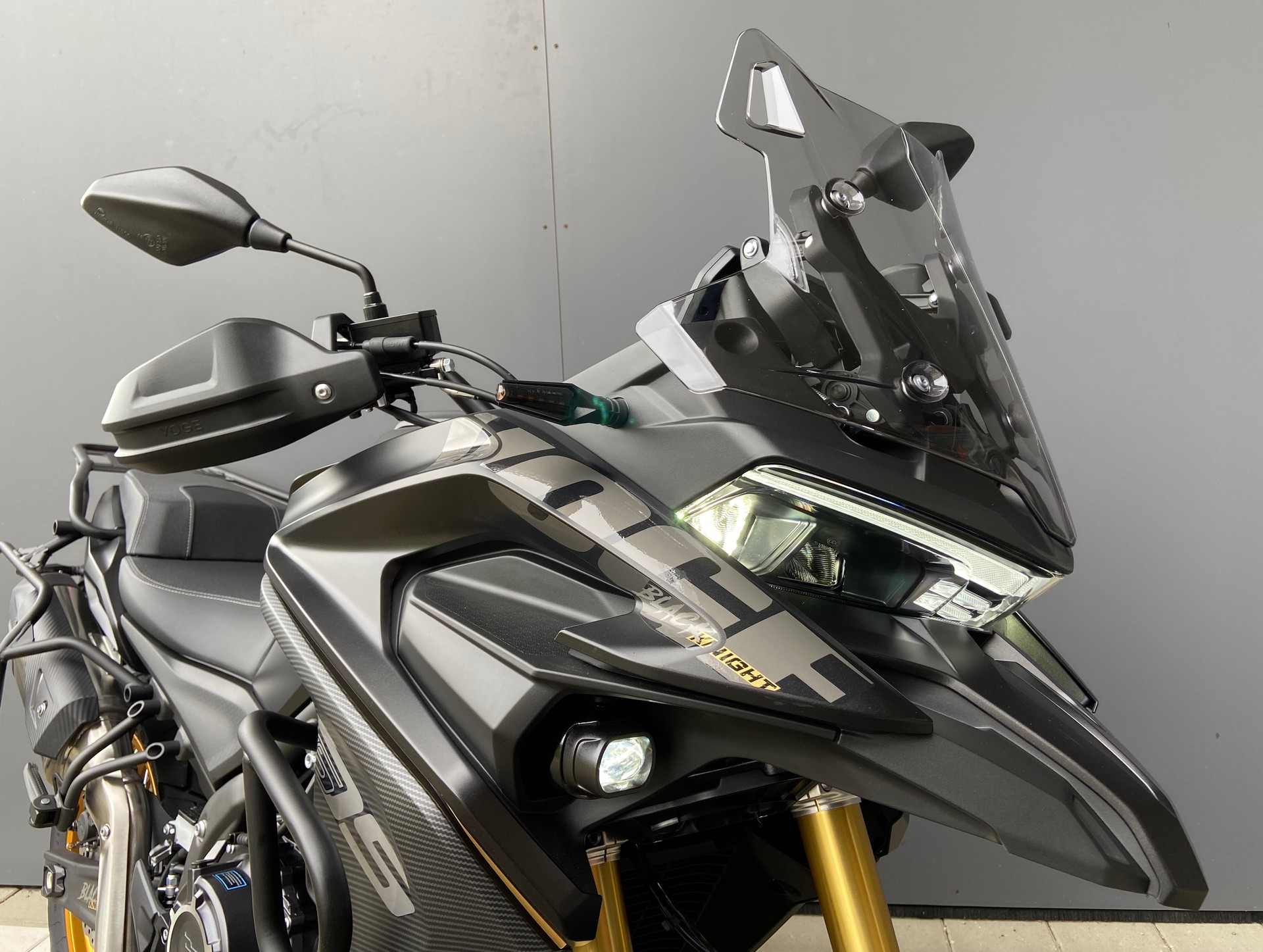 VOGE 525 DSX Black Knight-image-3