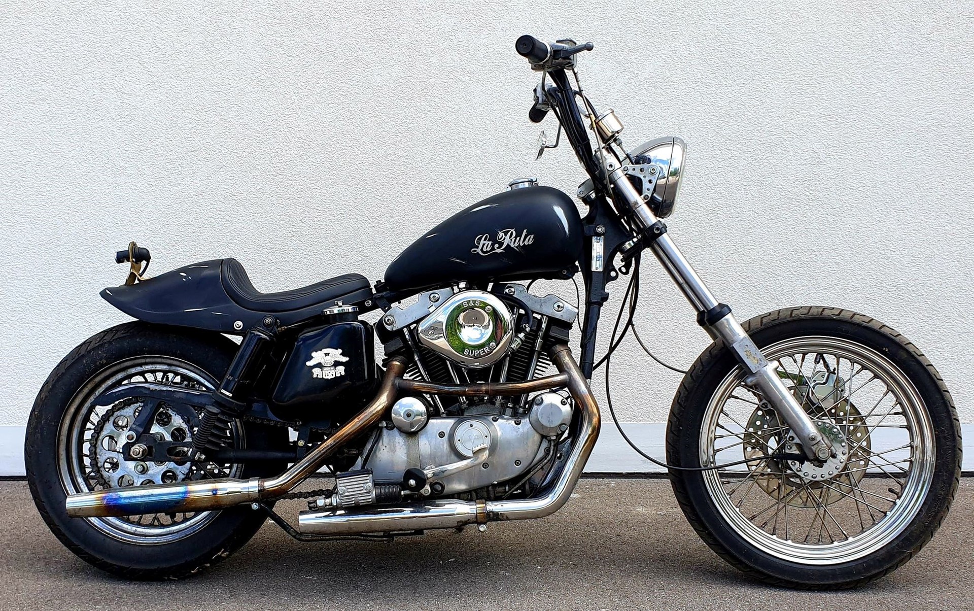 HARLEY-DAVIDSON Sportster XLH Ironhead