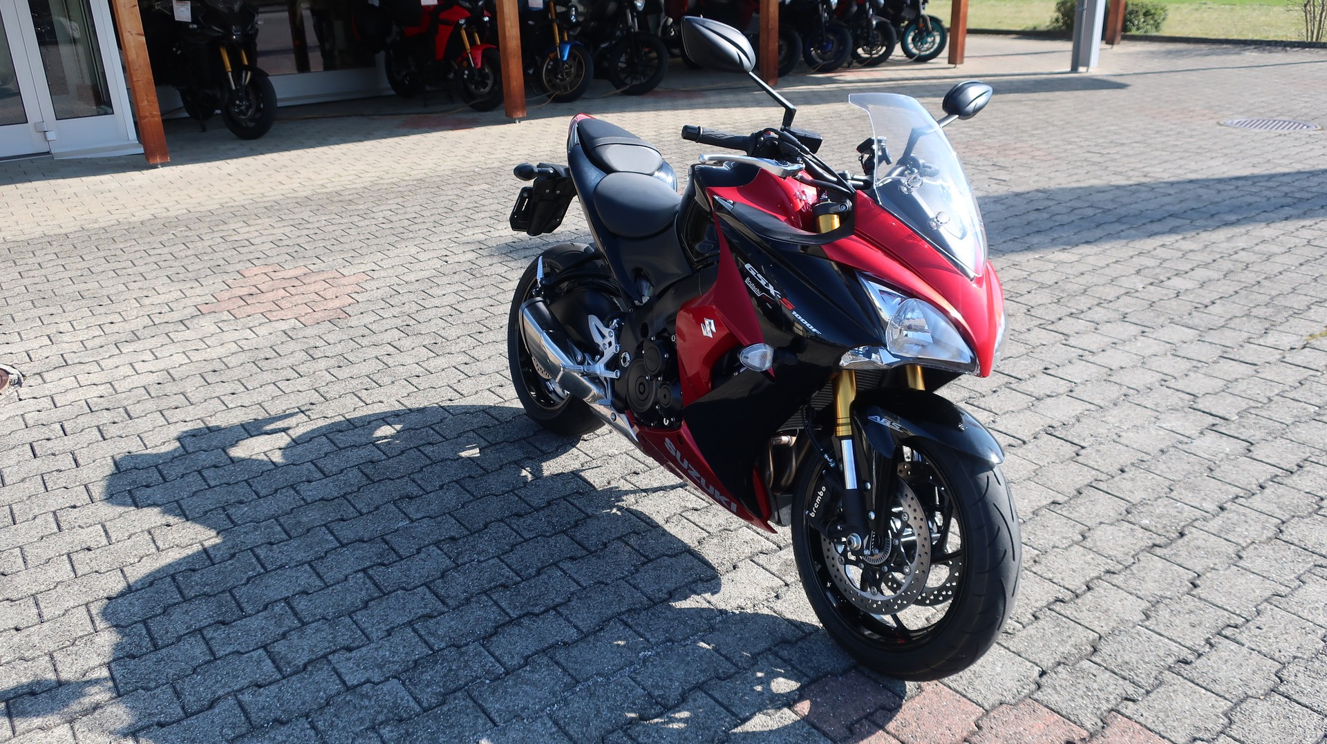 SUZUKI GSX-S 1000F ABS-showroom-element-3