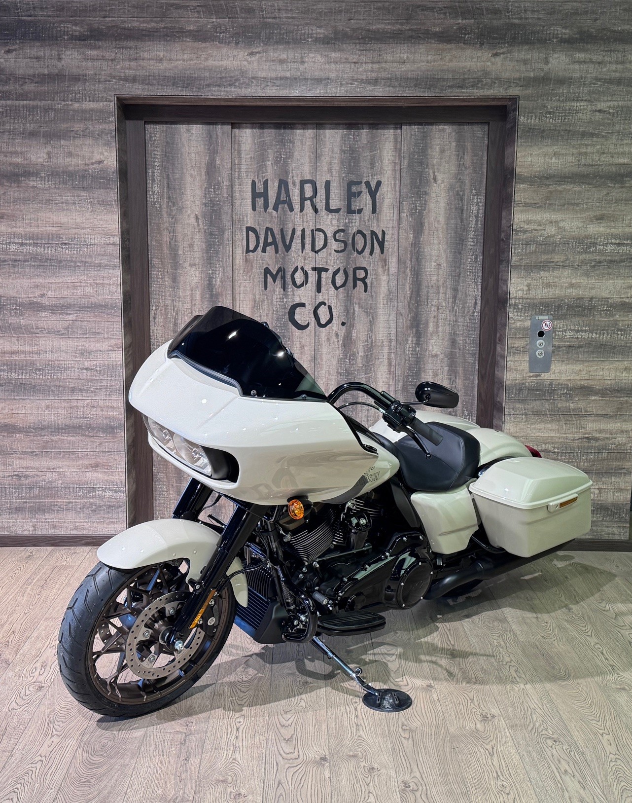 HARLEY-DAVIDSON FLTRXST Road Glide ST 117-image-2