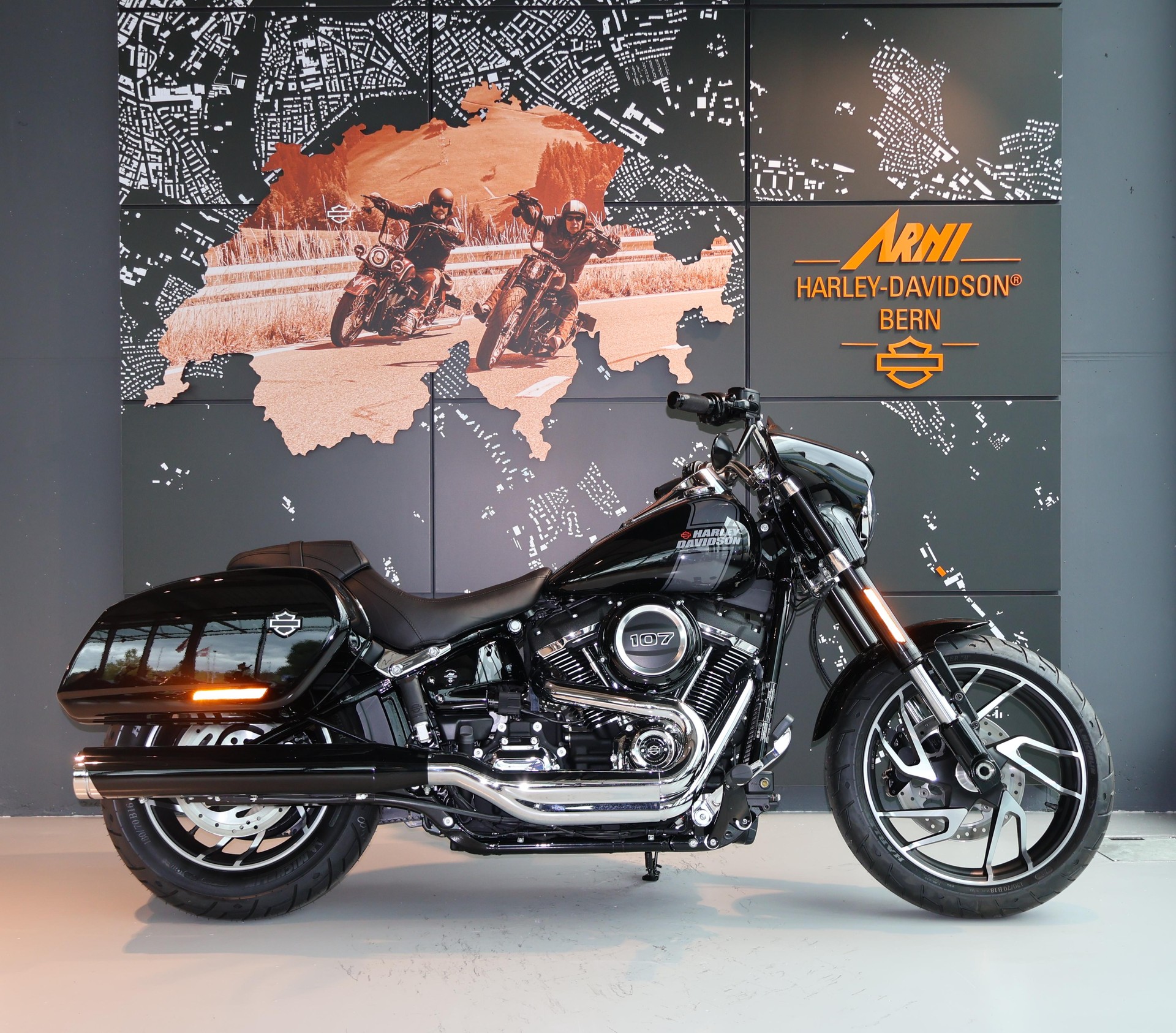 HARLEY-DAVIDSON FLSB Sport Glide