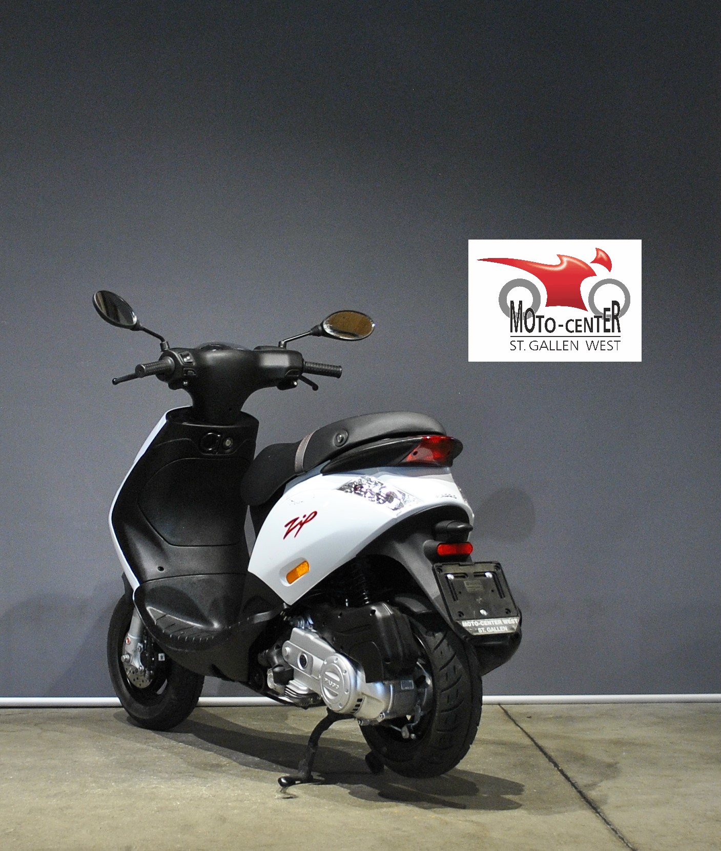 PIAGGIO Zip 50 4-T (45km/h)-showroom-element-3