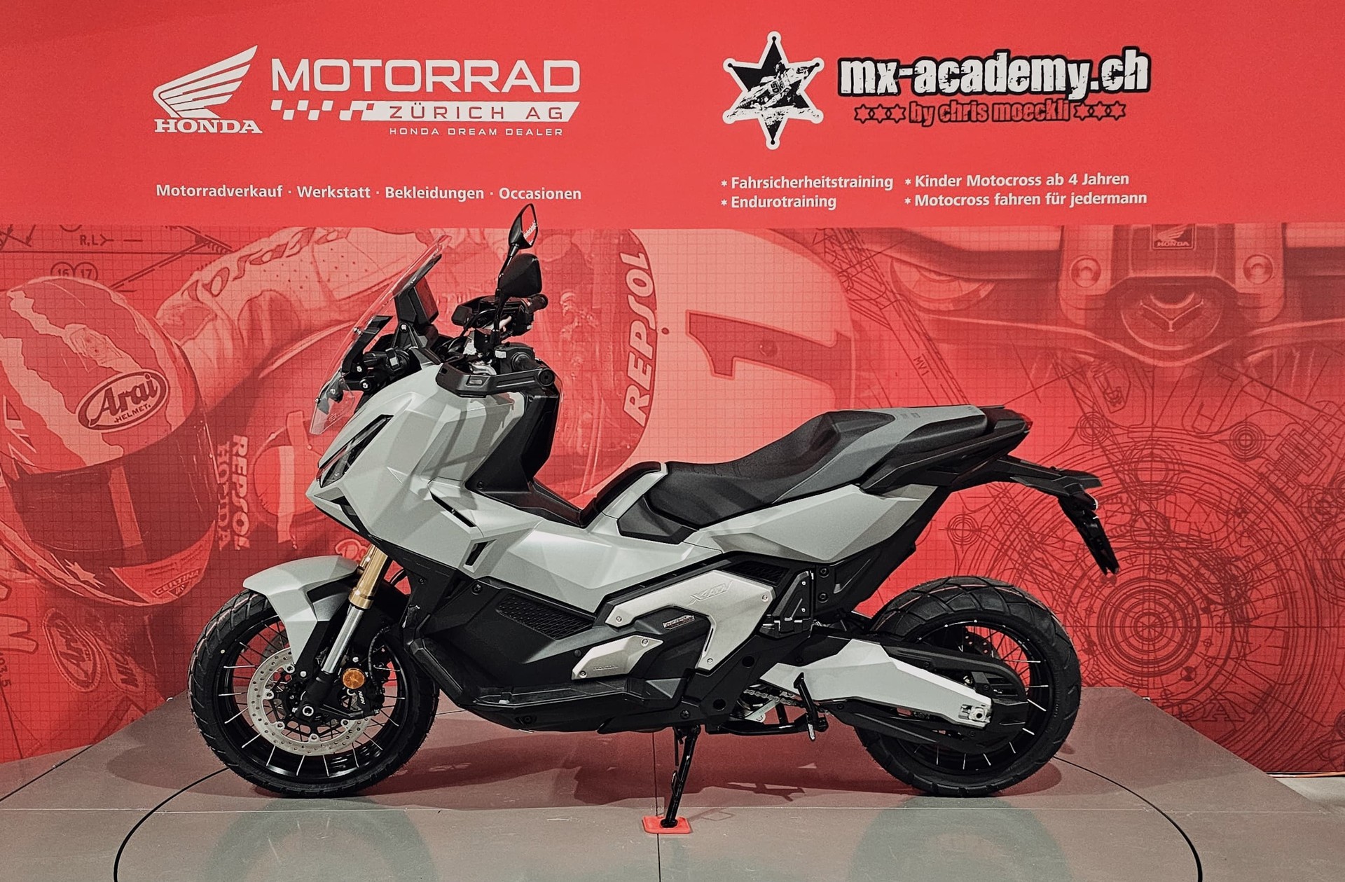 HONDA X-ADV 750 **Neufahrzeug**-showroom-element-1