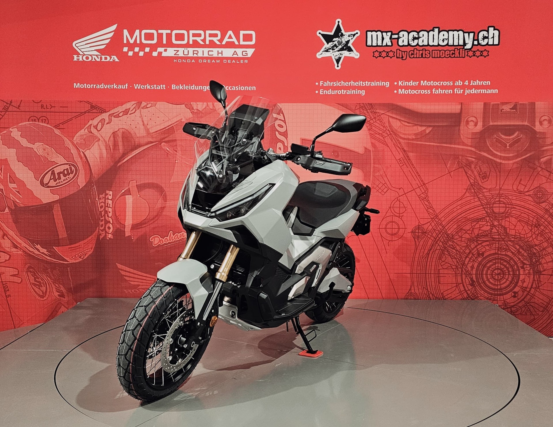 HONDA X-ADV 750 **Neufahrzeug**-showroom-element-3