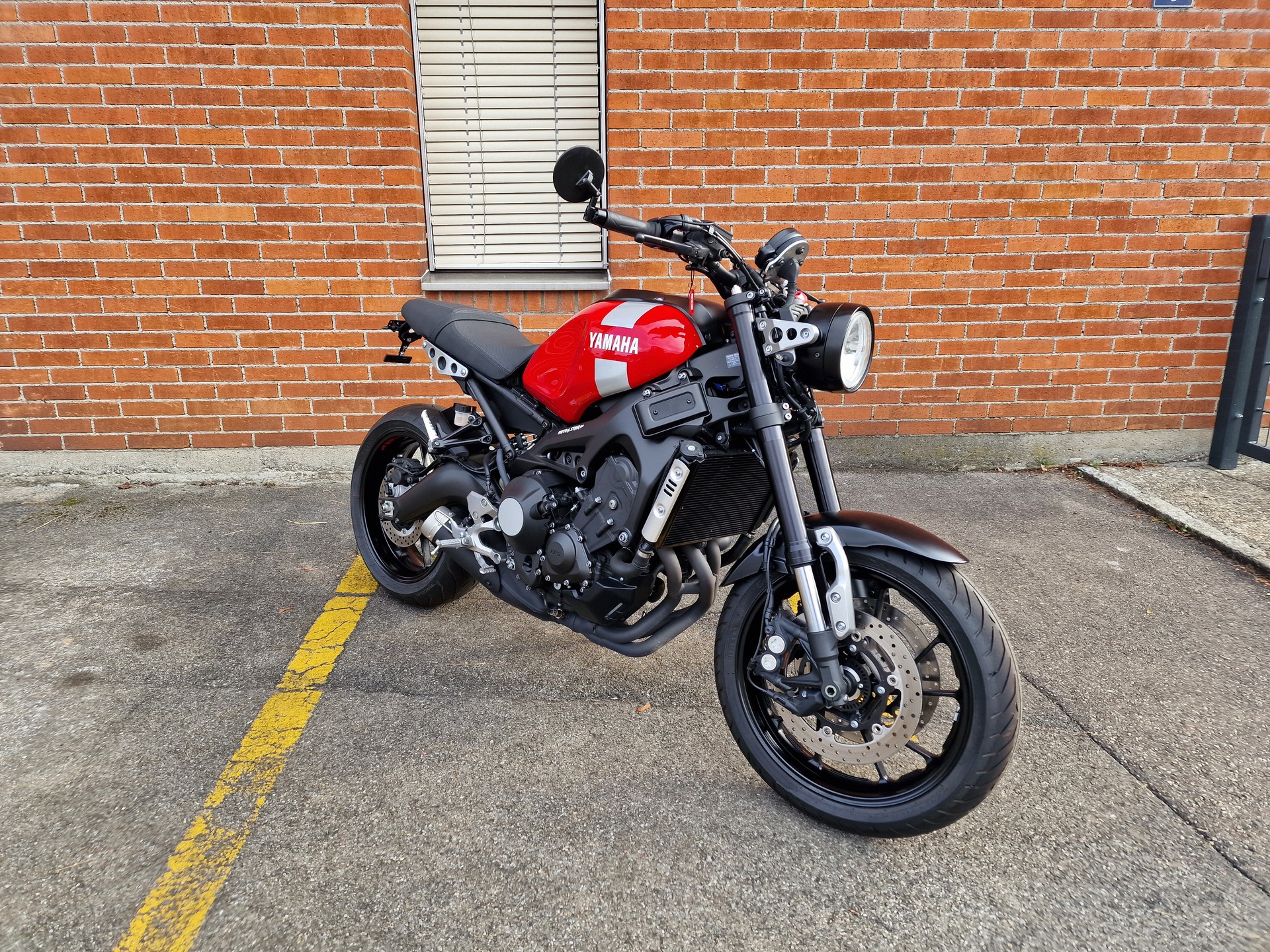 YAMAHA XSR 900