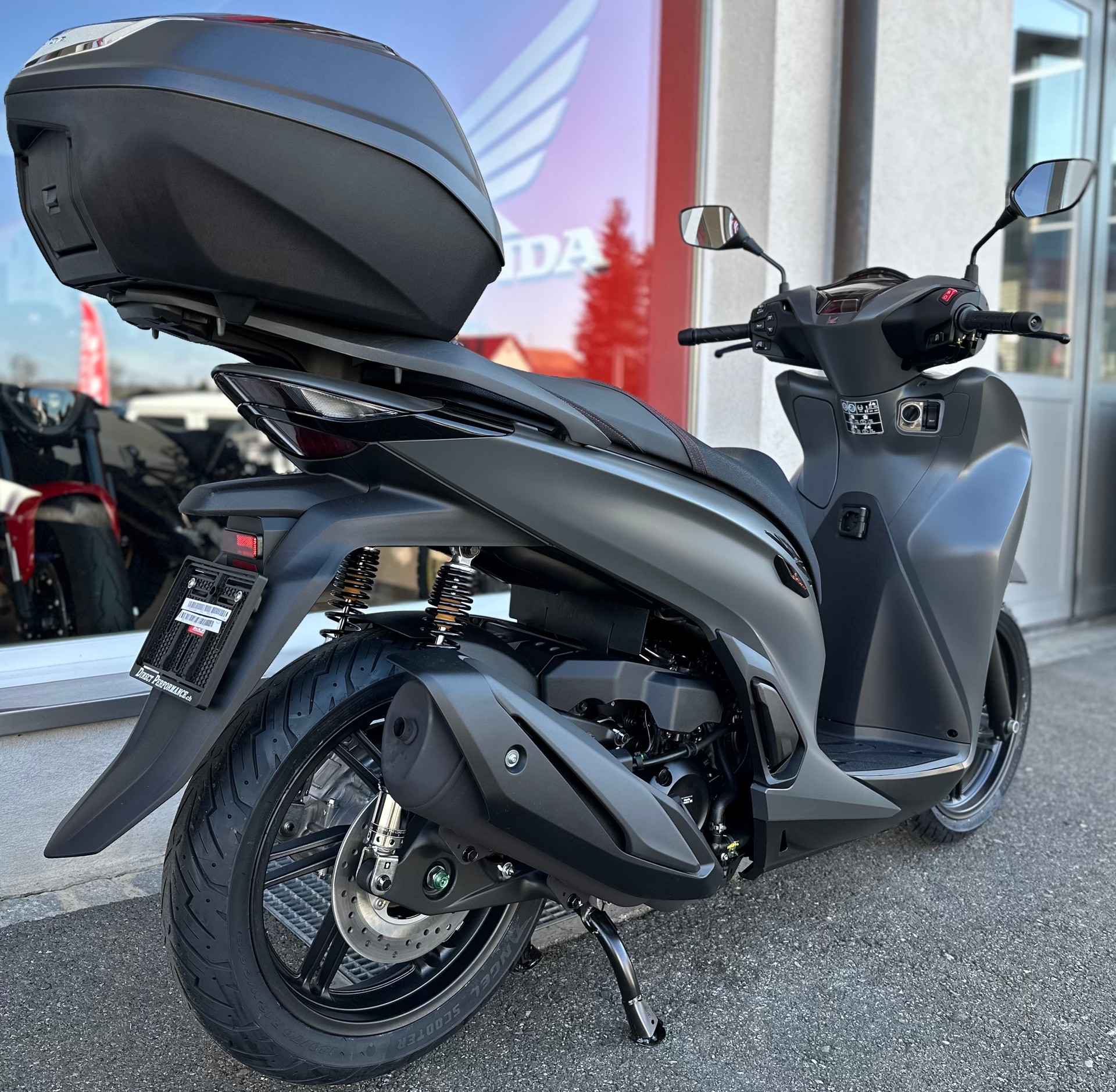 HONDA SH 350 AS Sporty-showroom-element-3