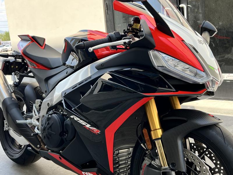 APRILIA RSV4 1100 Factory SE 09 SBK-image-1