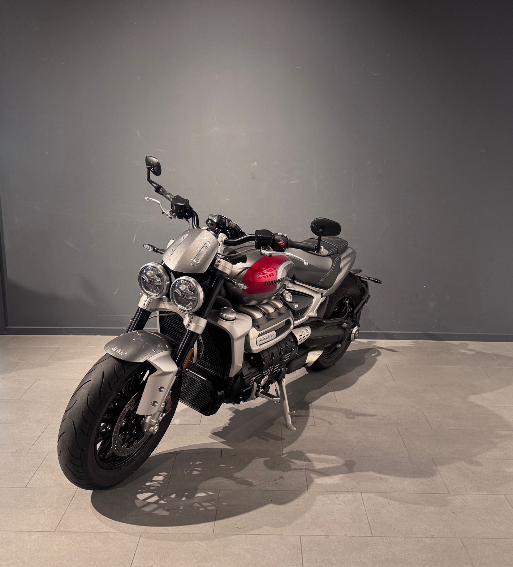 TRIUMPH Rocket 3 R-showroom-element-2
