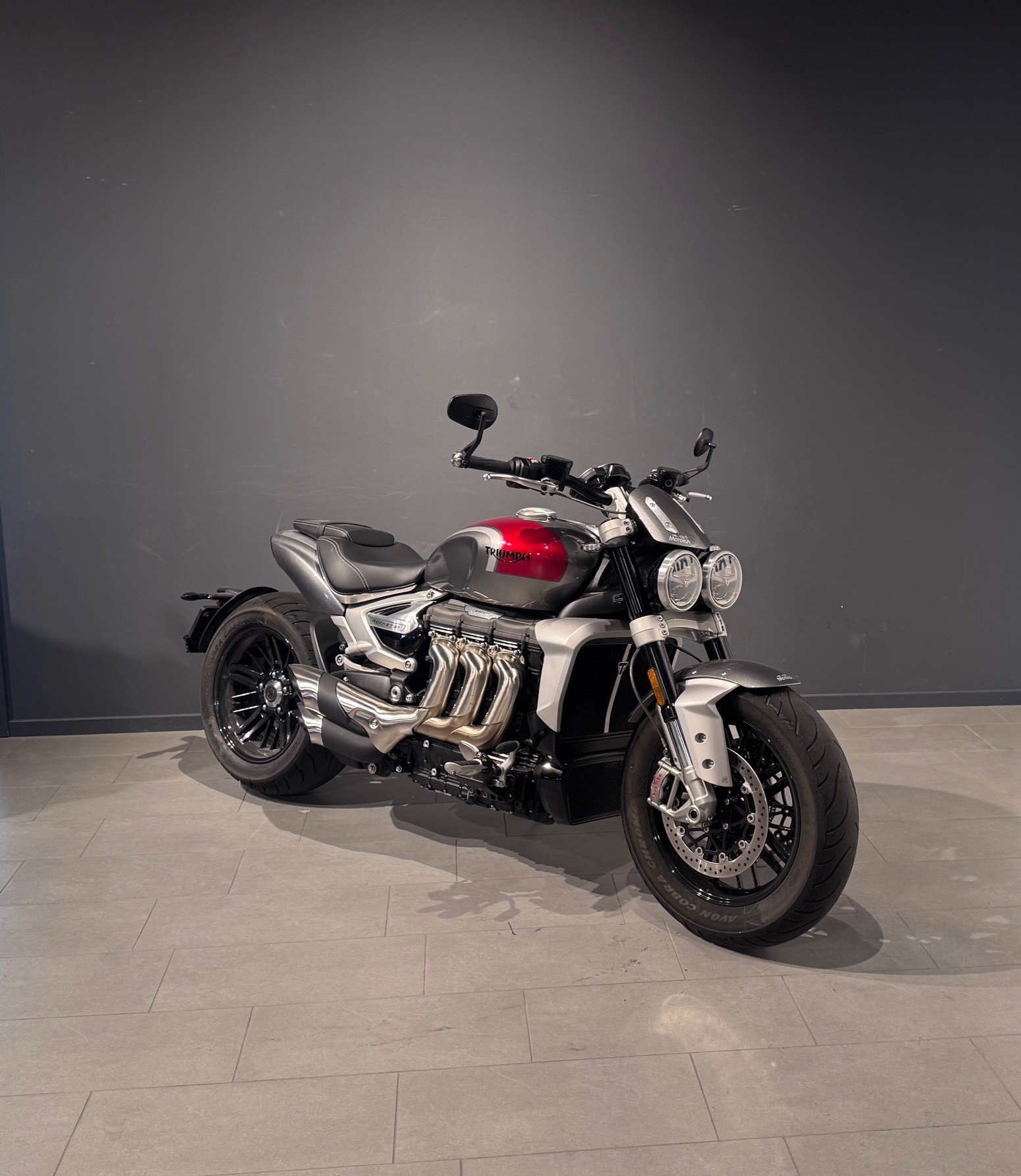 TRIUMPH Rocket 3 R-showroom-element-1