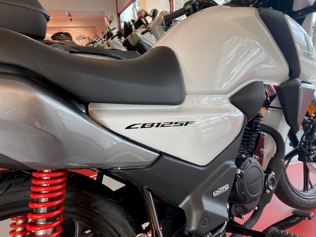 HONDA CBF 125 M-image-2