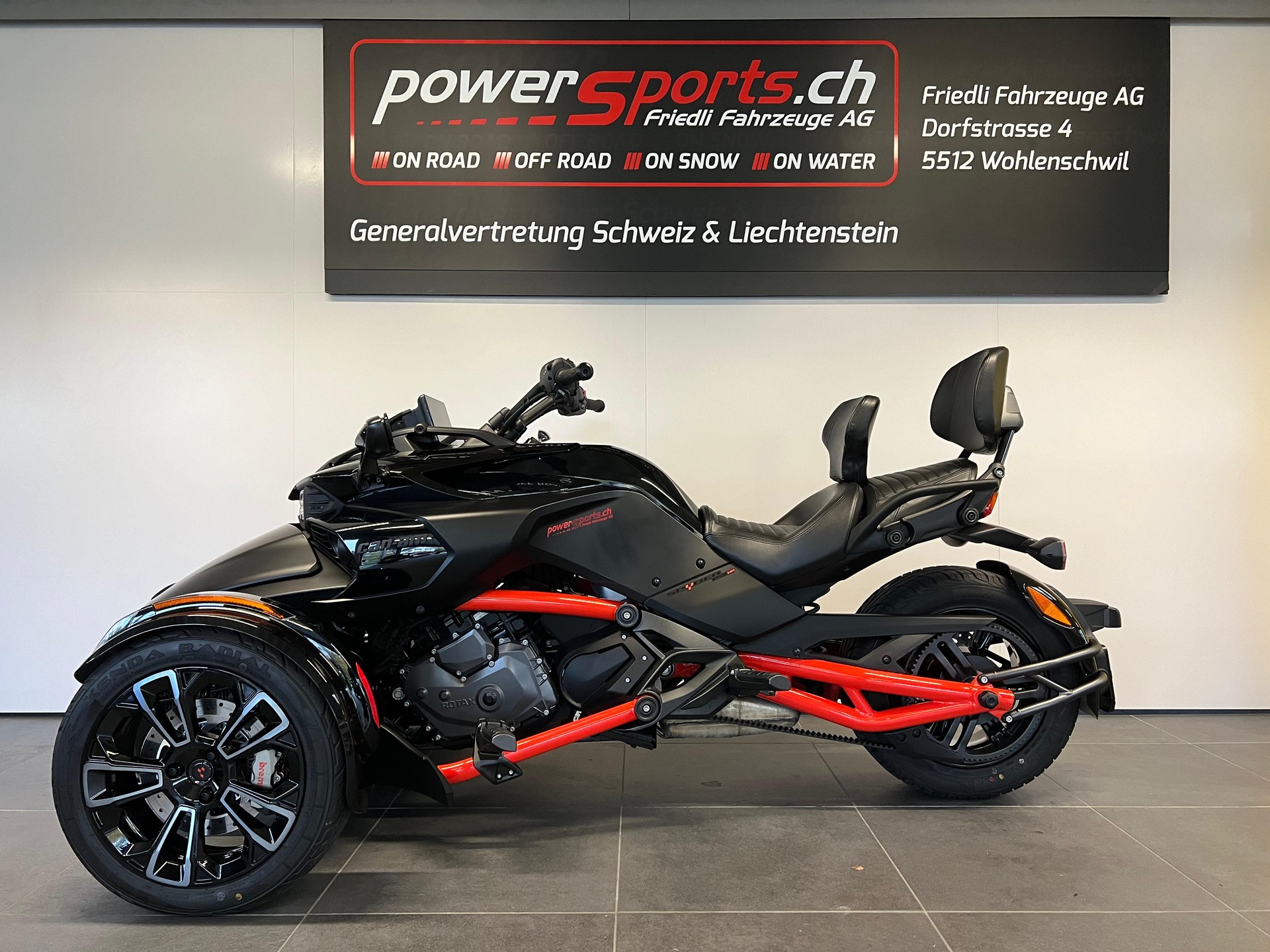 CAN-AM Spyder F3-S SE6-showroom-element-3