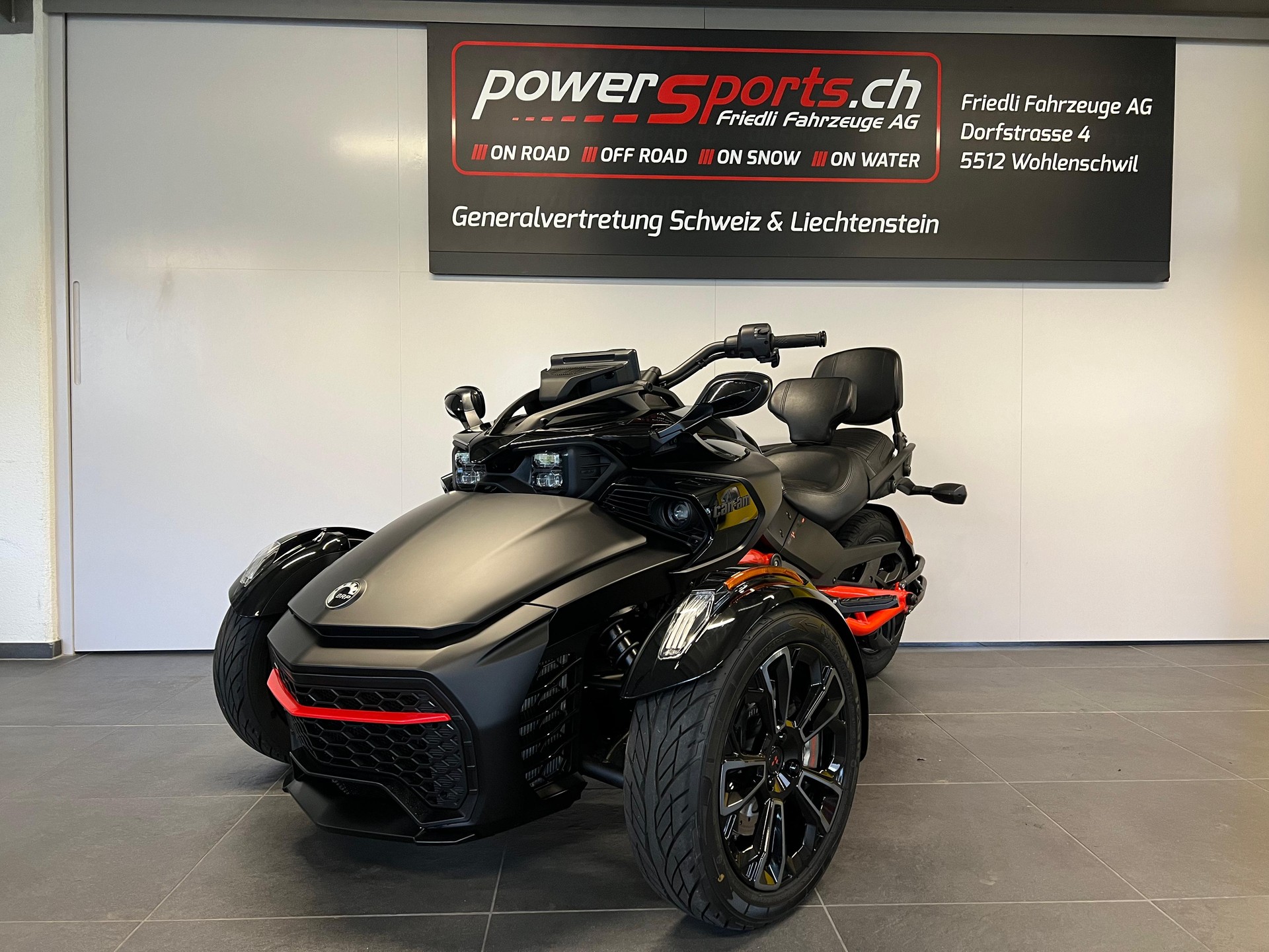 CAN-AM Spyder F3-S SE6-showroom-element-1