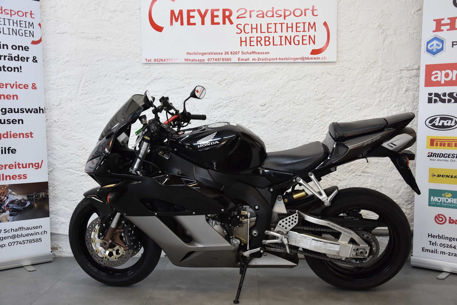 HONDA CBR 1000 RR-showroom-element-2