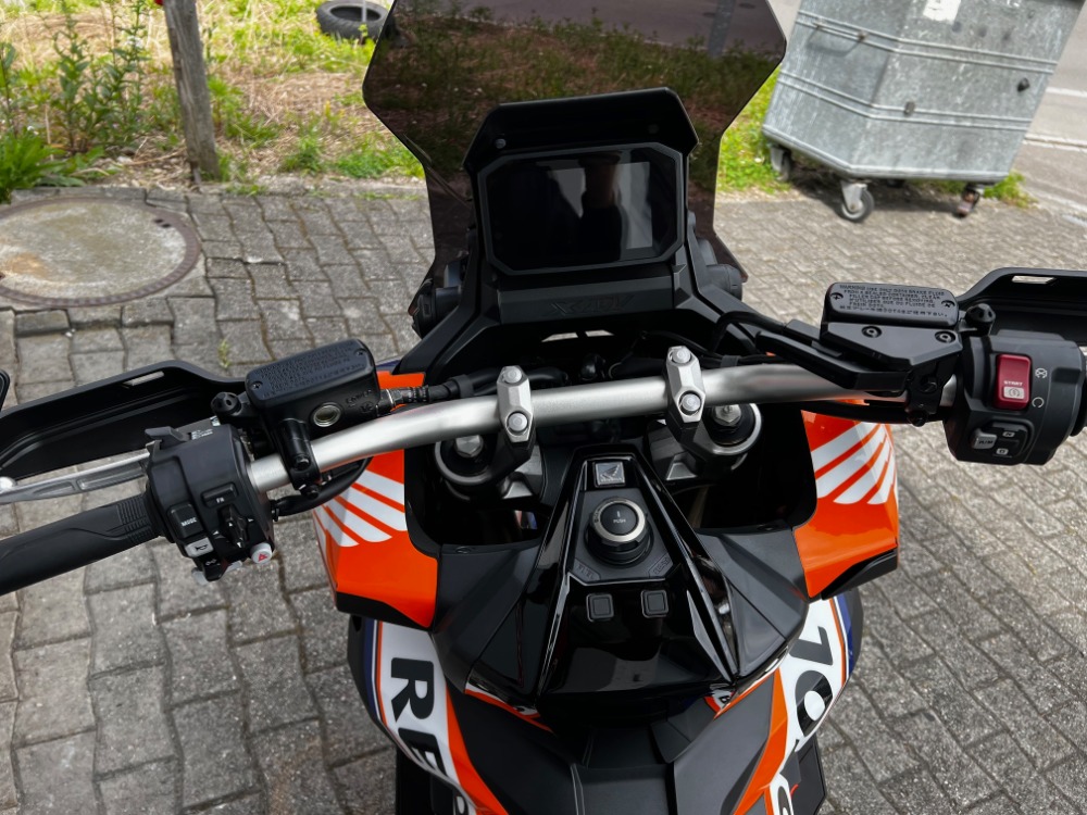 HONDA X-ADV 750-showroom-element-2