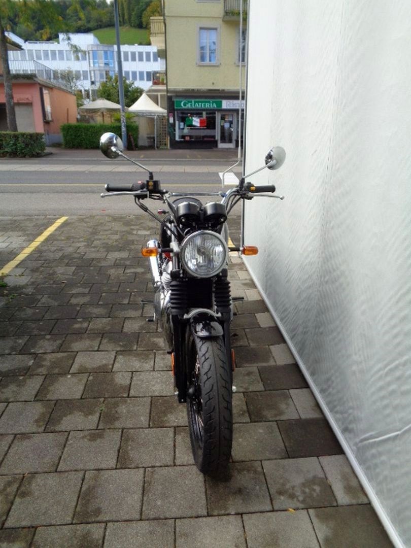ROYAL ENFIELD INTERCEPTOR 650 TWIN-showroom-element-3