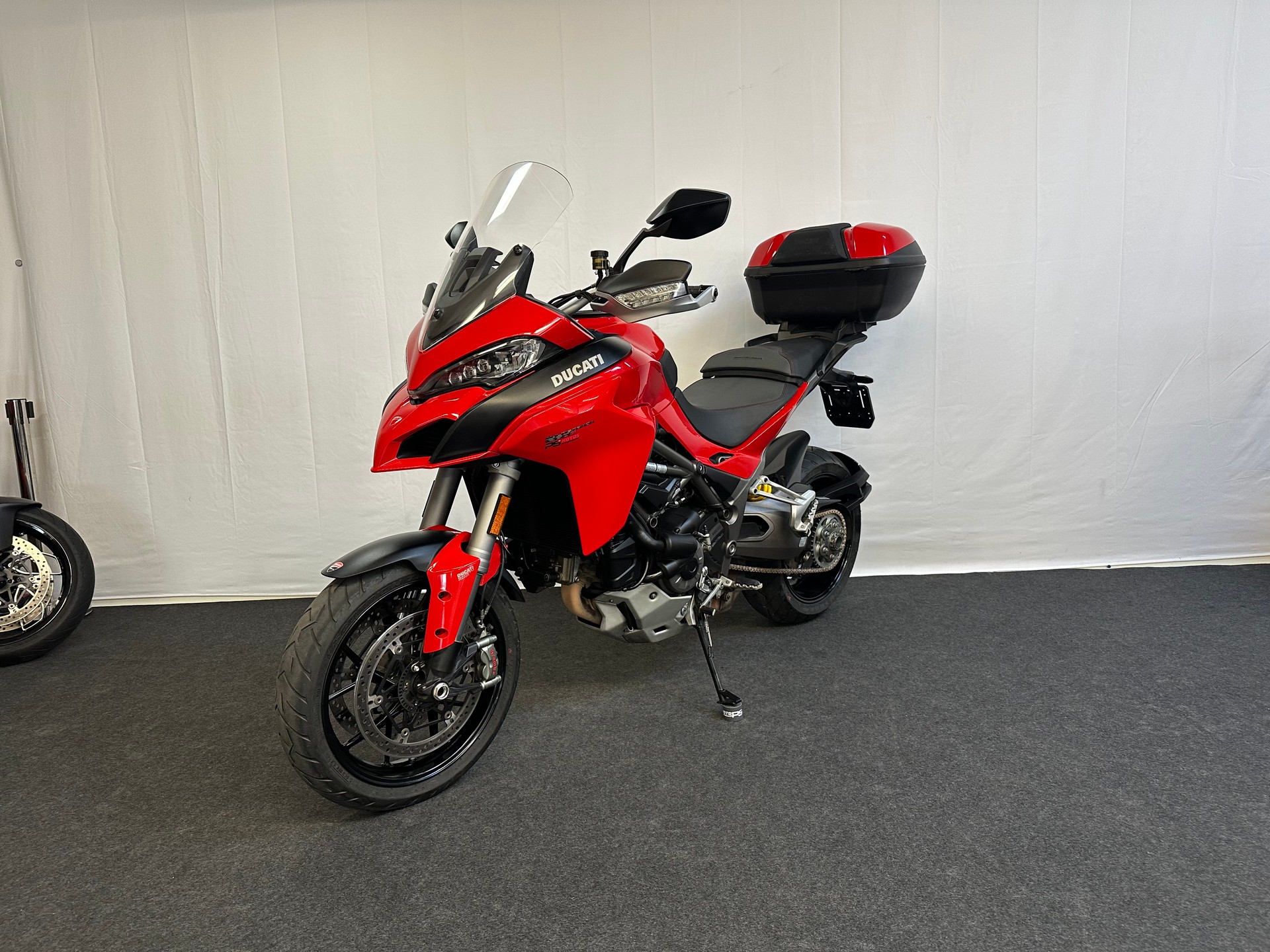 DUCATI Multistrada 1260 S-showroom-element-2