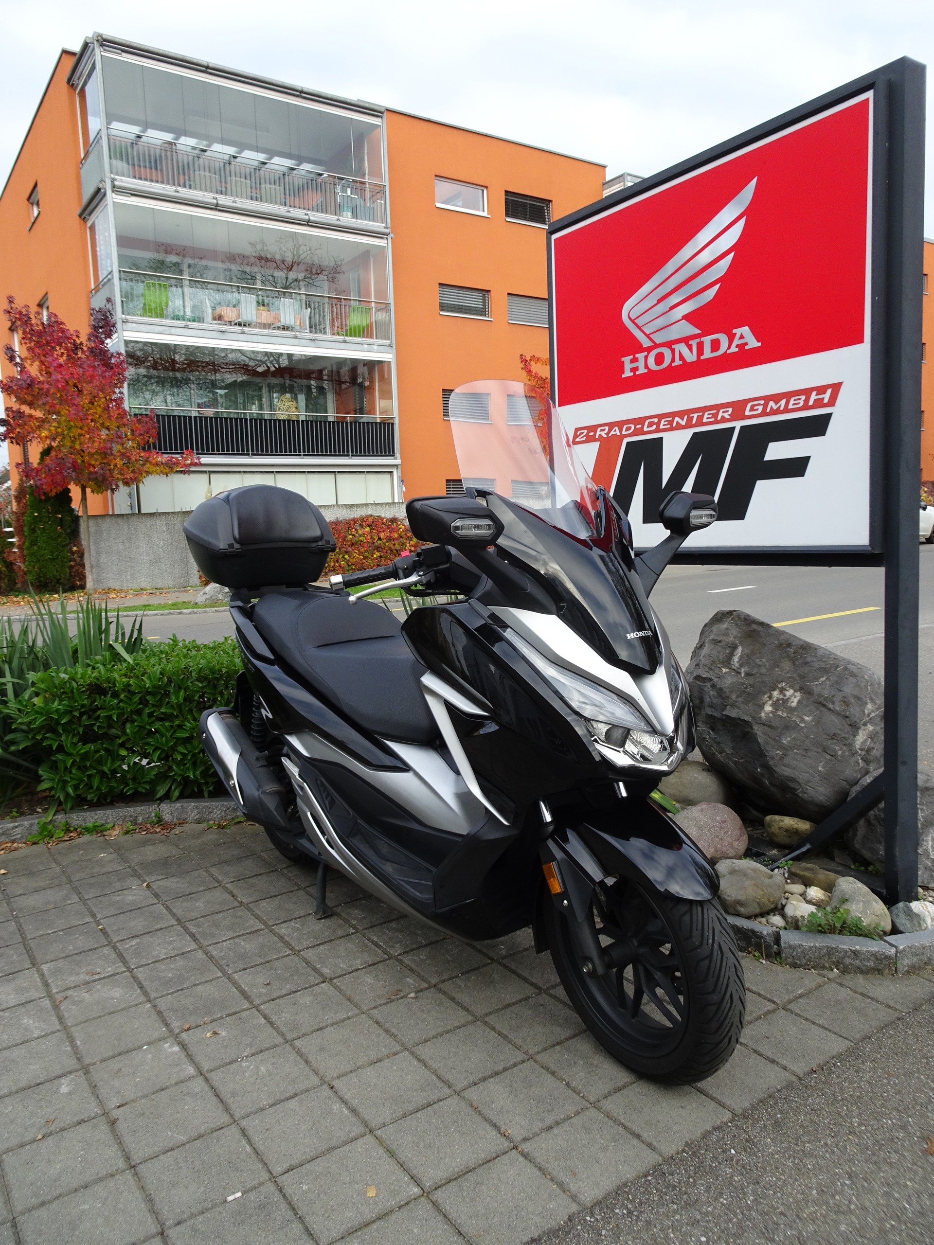 HONDA NSS 300 Forza ABS-image-1