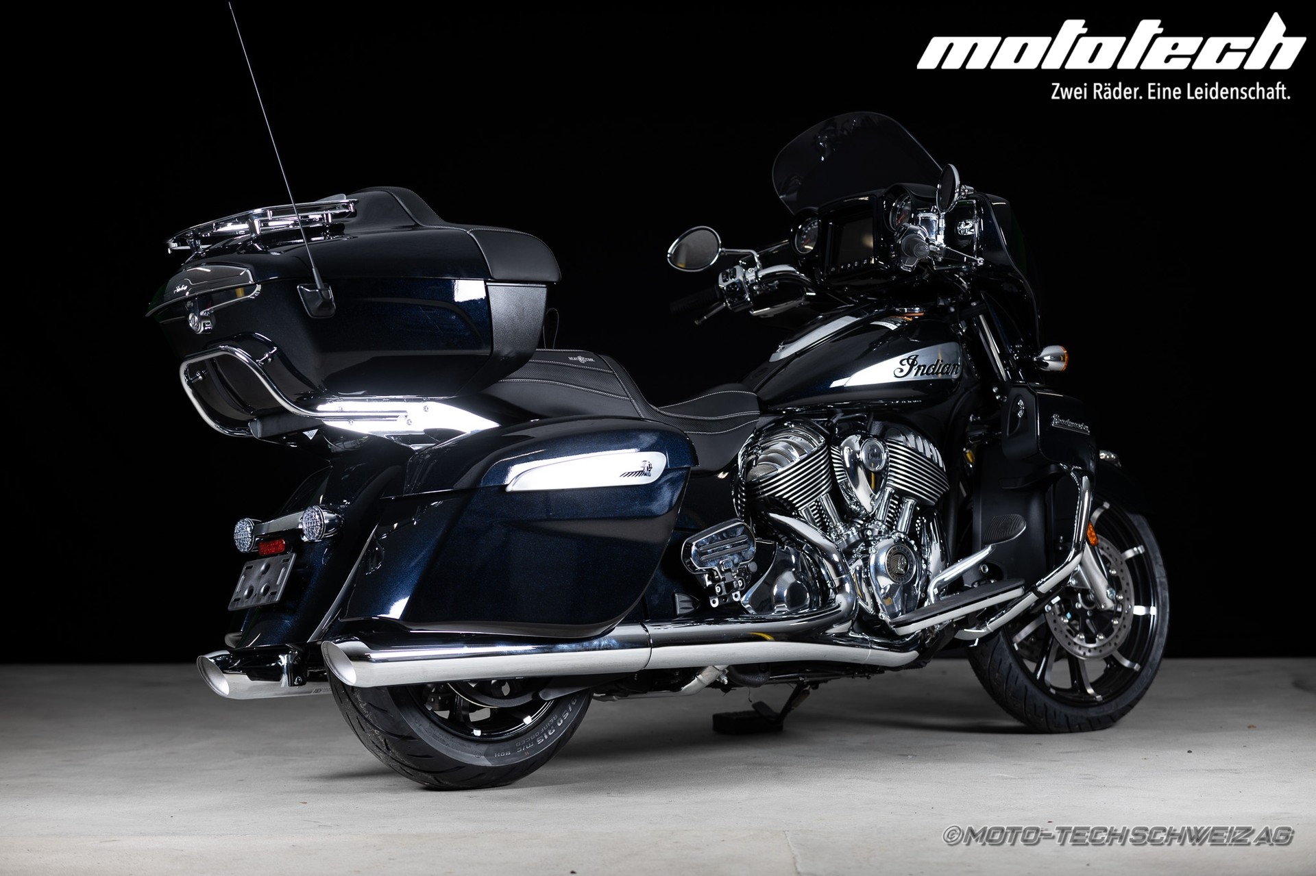 INDIAN Roadmaster Limited-showroom-element-2