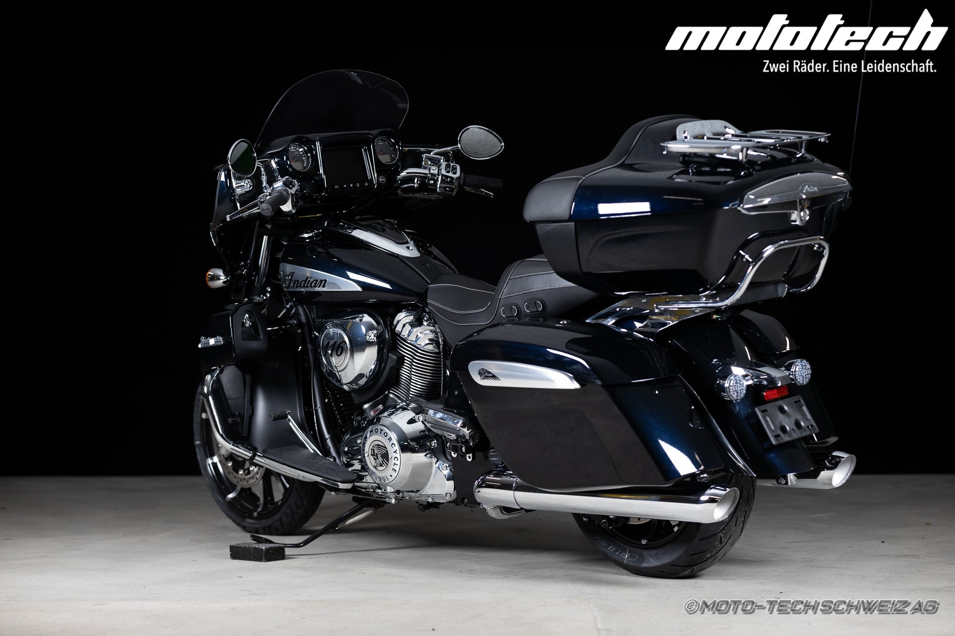 INDIAN Roadmaster Limited-showroom-element-3