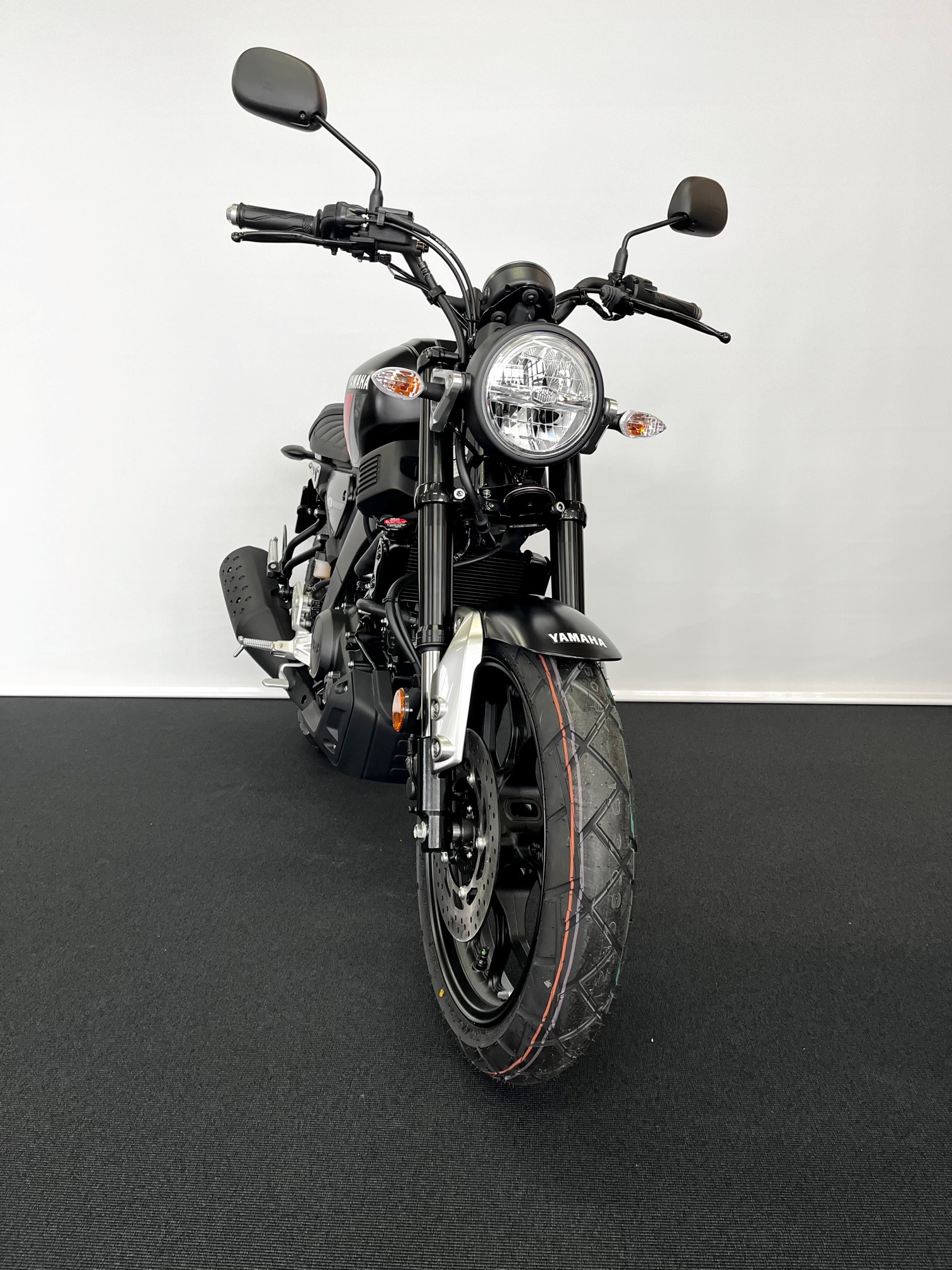 YAMAHA XSR 125-showroom-element-3