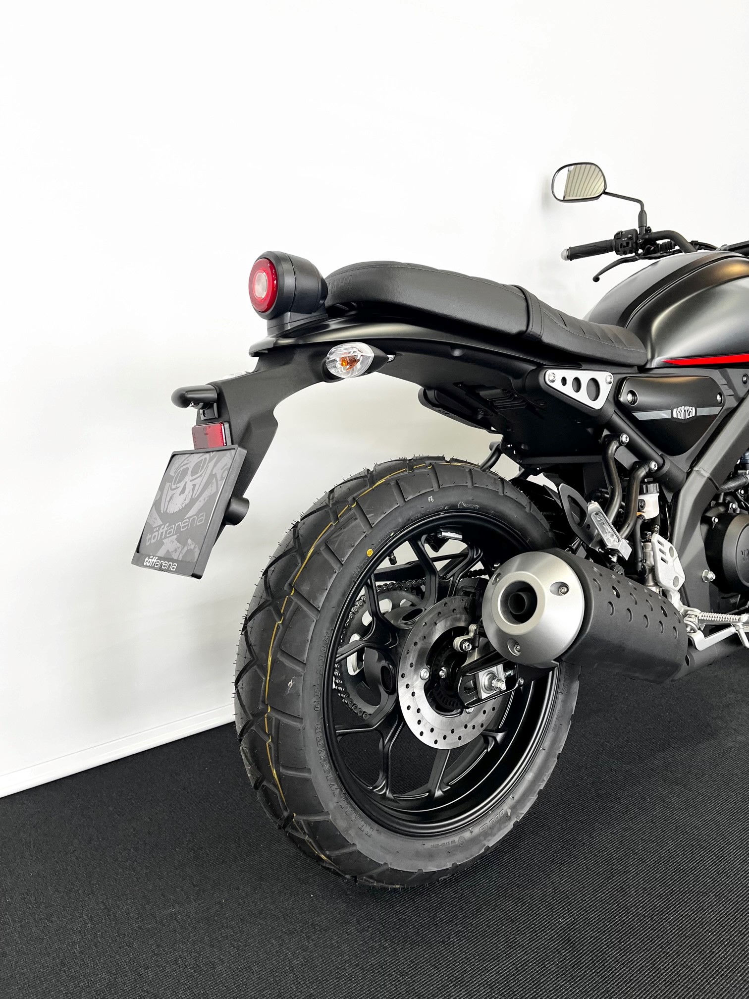 YAMAHA XSR 125-showroom-element-1