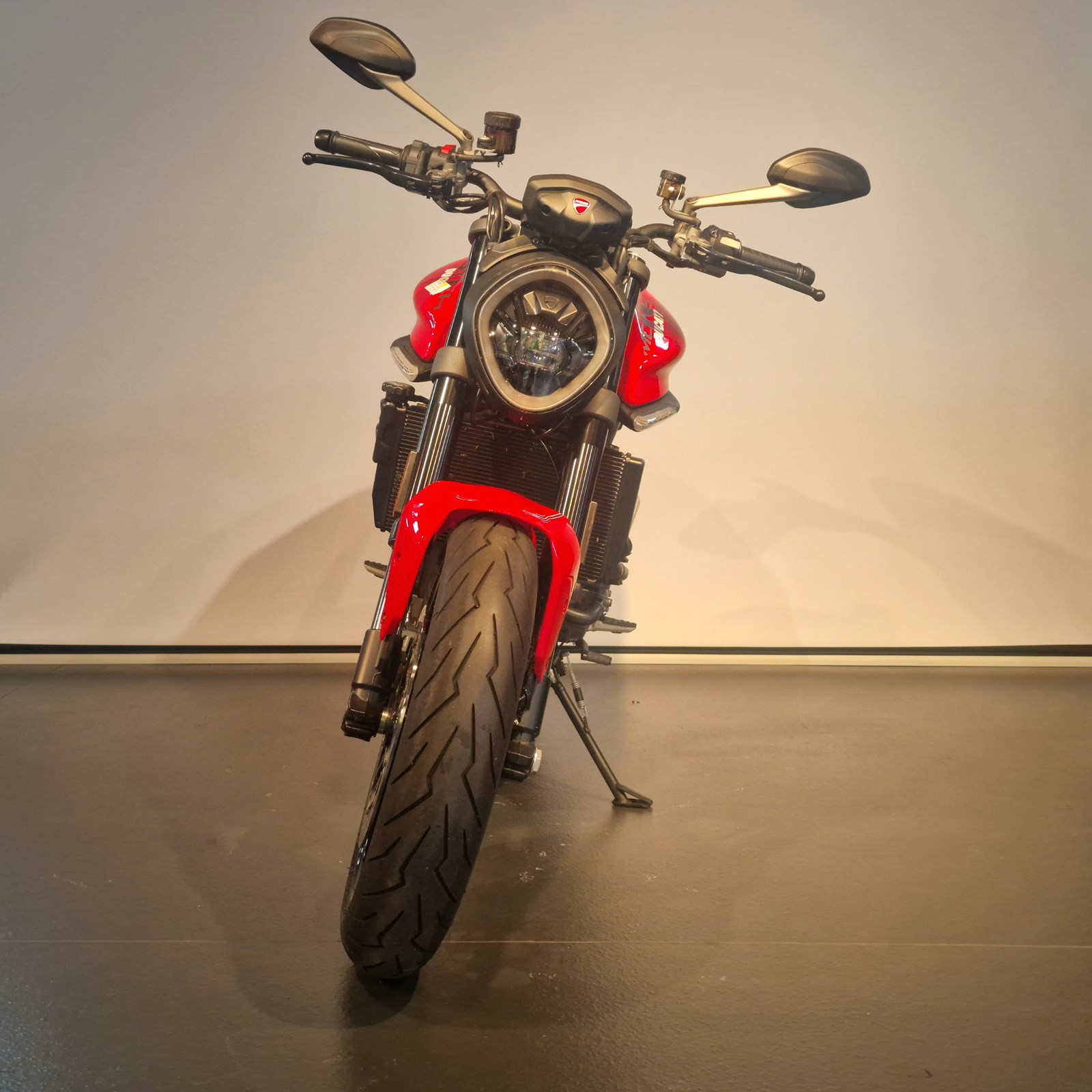 DUCATI Monster + 937 Frisch ab Service und MFK inklusive 1 Jahr Occasionsgarantie-showroom-element-3