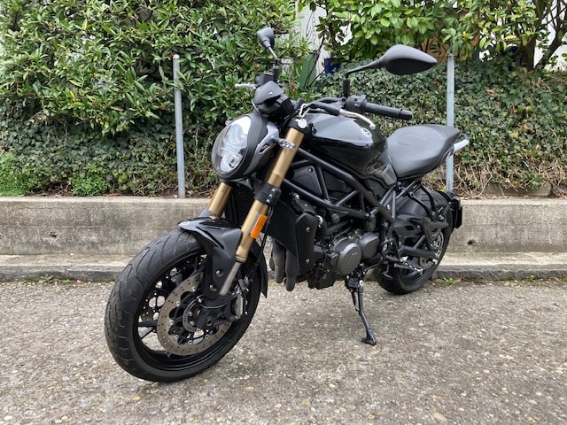 BENELLI 752 S-showroom-element-1