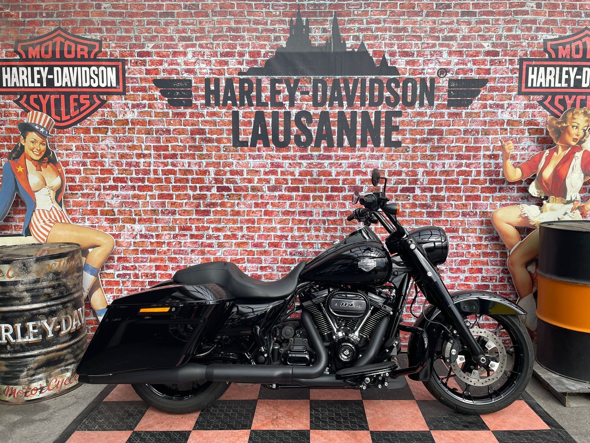 HARLEY-DAVIDSON FLHRXS Road King Special 114