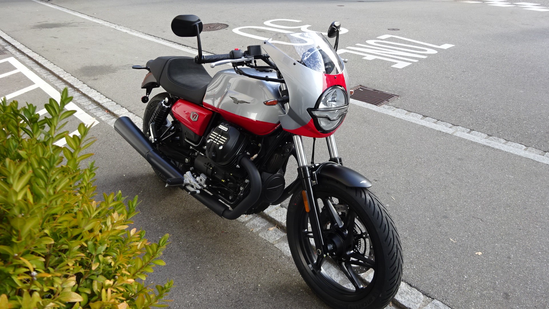 MOTO GUZZI V7 IV 850 Stone Corsa-showroom-element-2