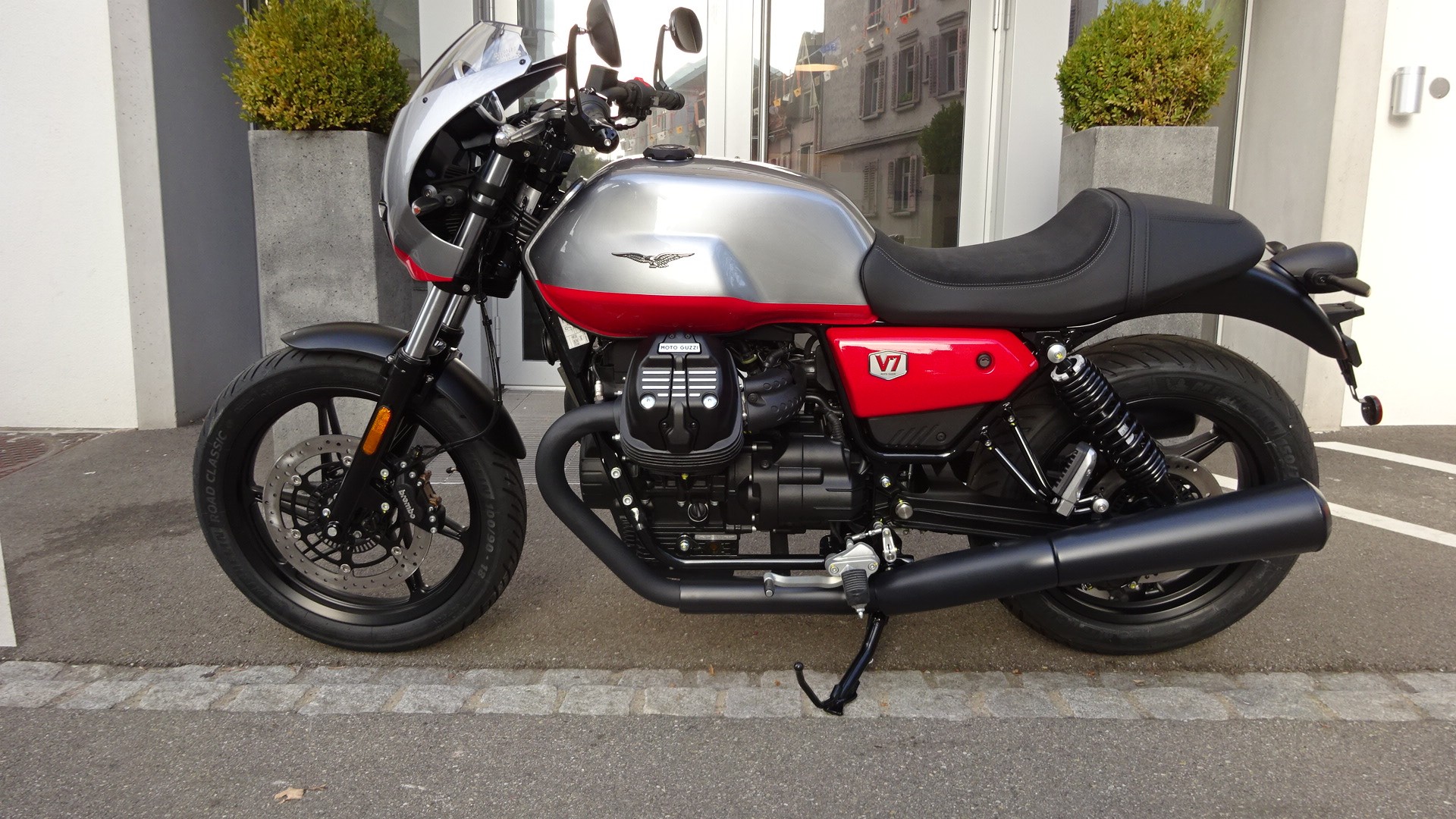MOTO GUZZI V7 IV 850 Stone Corsa-showroom-element-1
