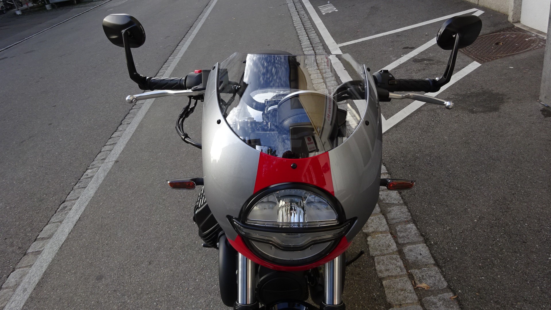 MOTO GUZZI V7 IV 850 Stone Corsa-showroom-element-3