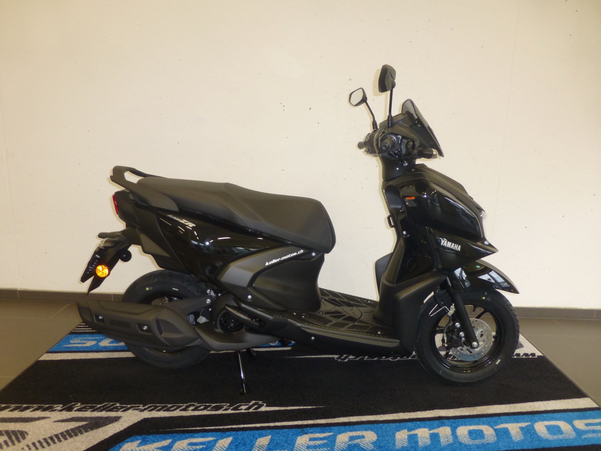 YAMAHA LCG 125 RayZR MY 2025