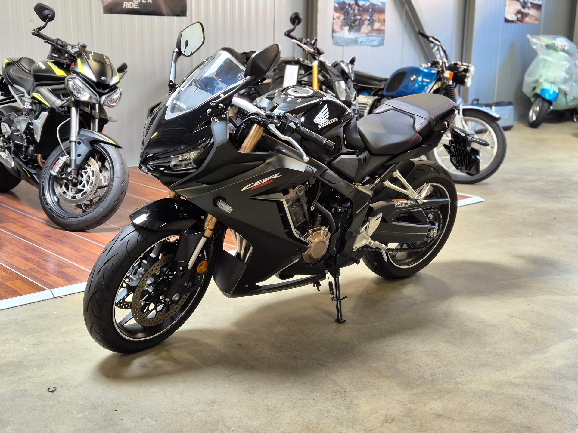 HONDA CBR 650 R ABS-showroom-element-1
