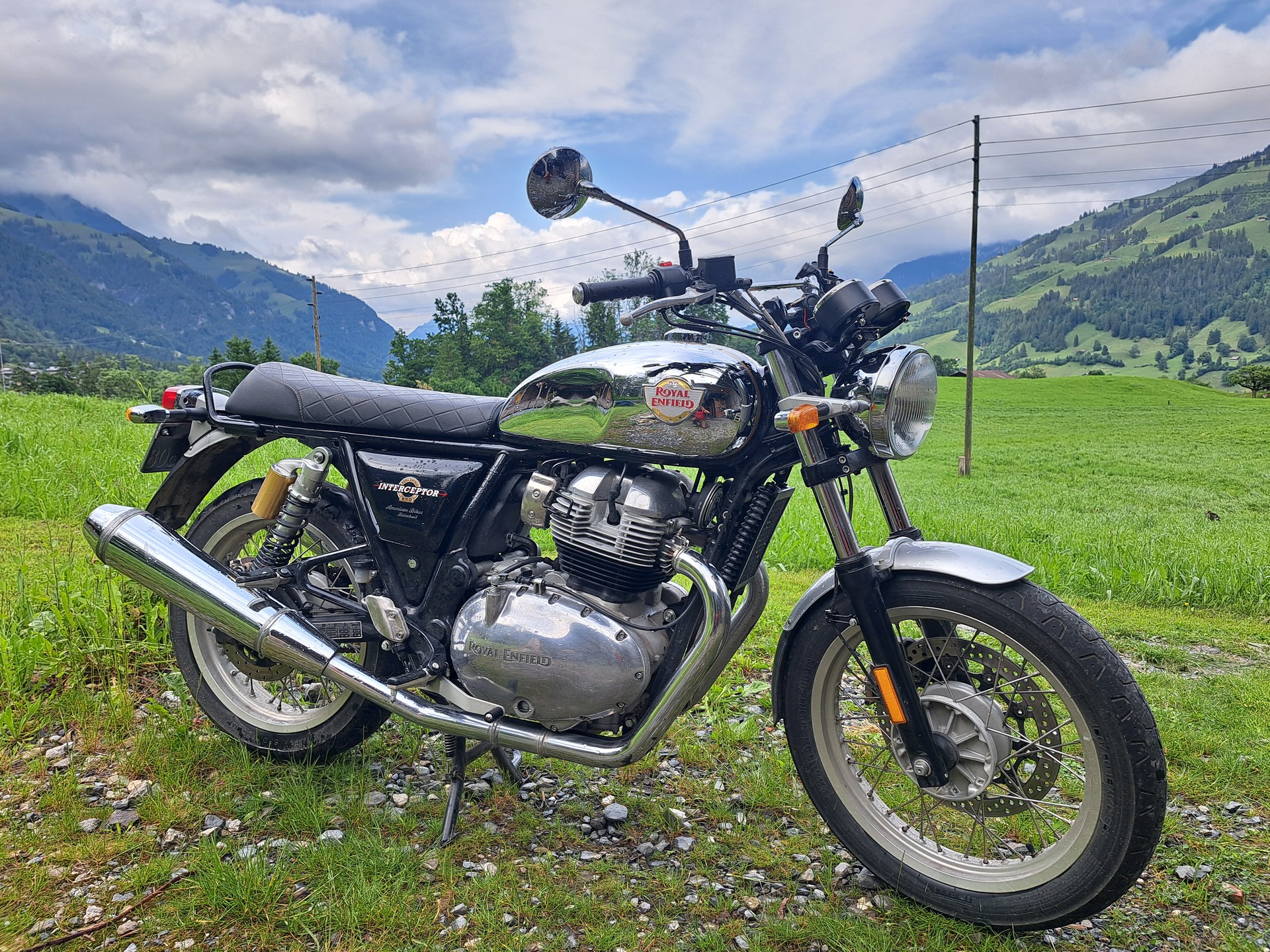 ROYAL ENFIELD Interceptor 650 Standard