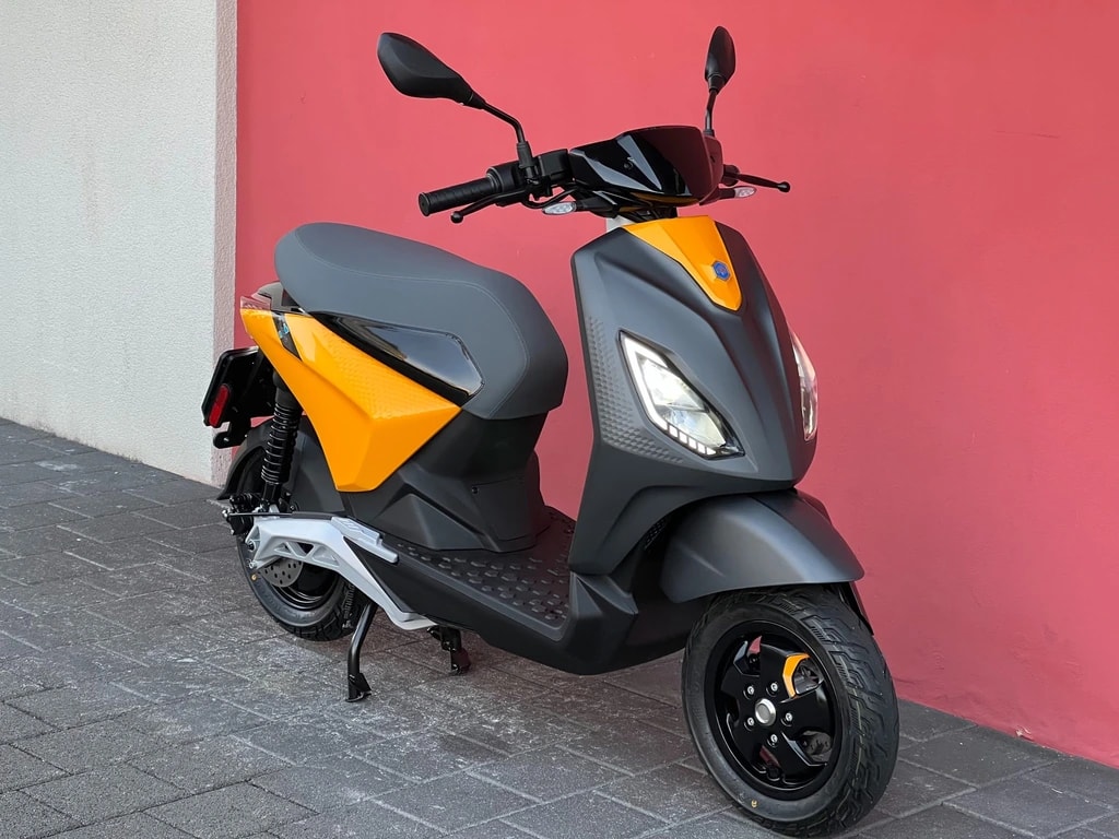 PIAGGIO Piaggio 1 Active 60km/h Full Electric-showroom-element-1