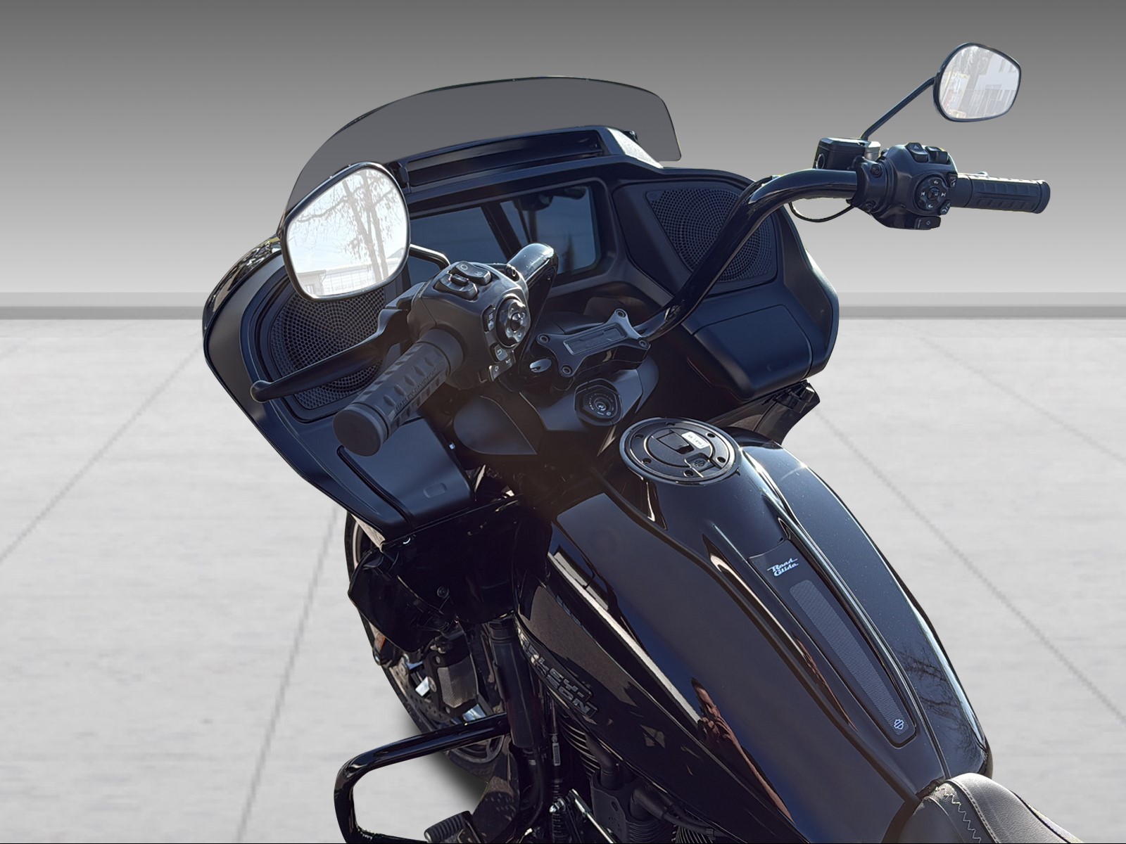 HARLEY-DAVIDSON FLTRX Road Glide Black Finish 117-showroom-element-3