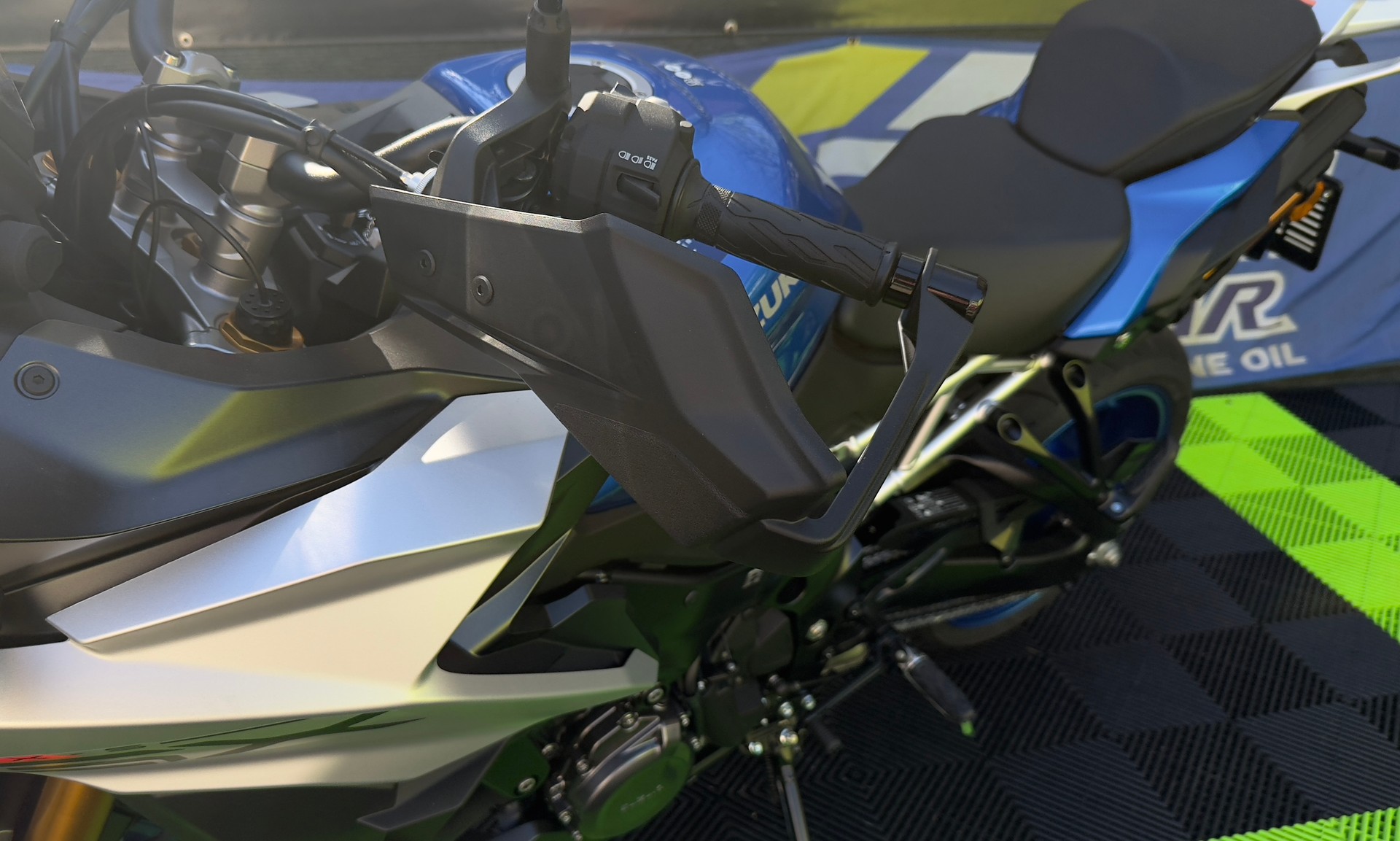 SUZUKI GSX-S 1000 GX-image-14